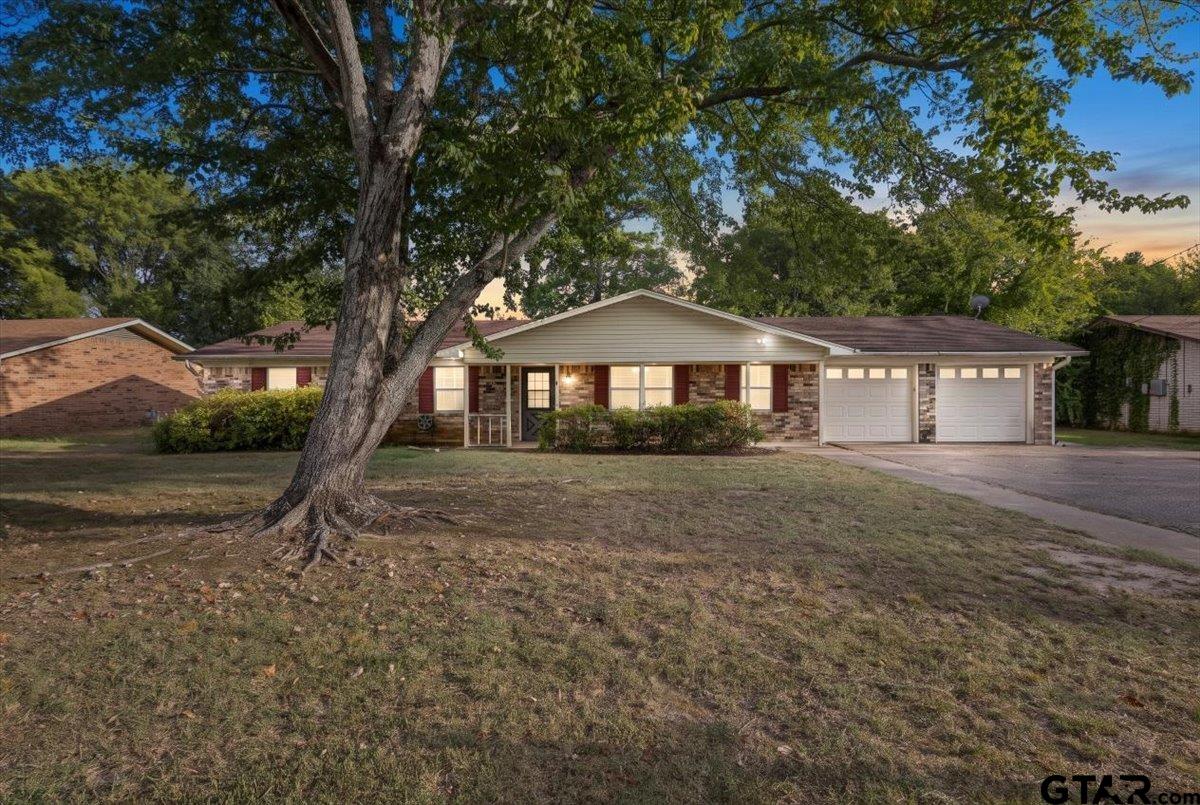 202 Sherwood Dr