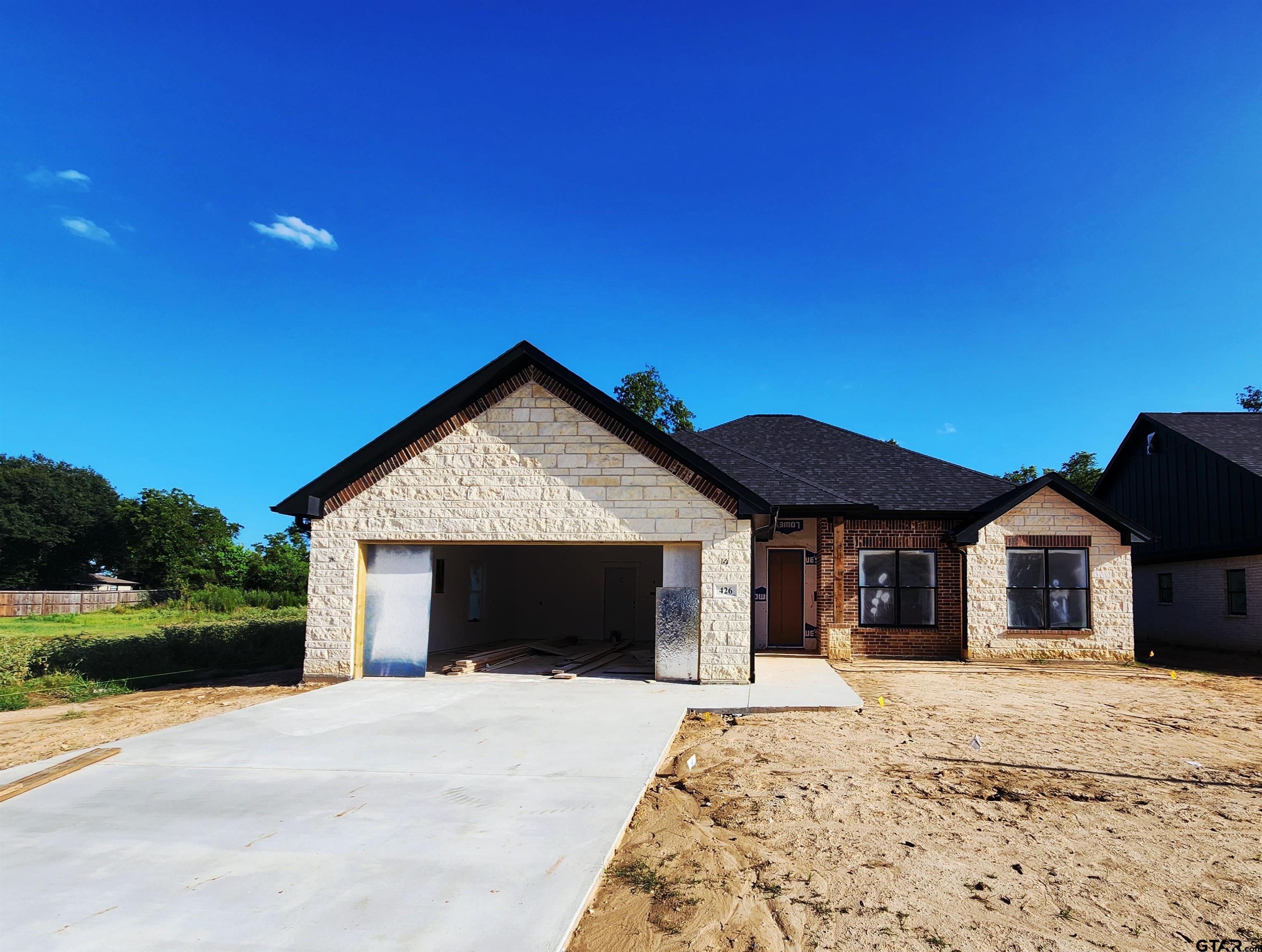 426 Deer Point Cove