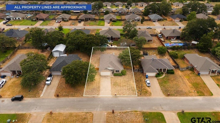 Photo 1 of 48 — 386 Molly, Lindale, TX 75771