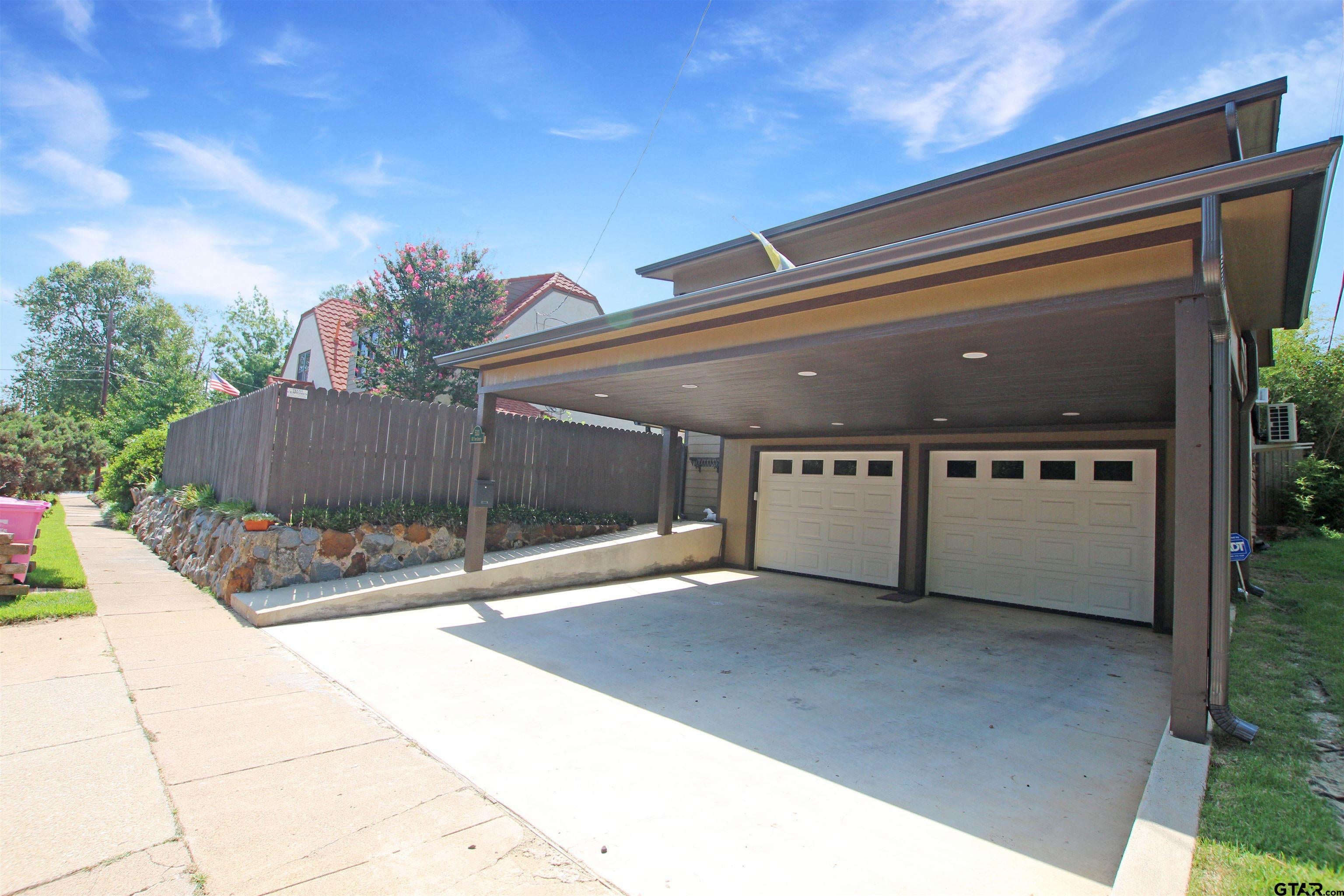 1301 Chilton Ave