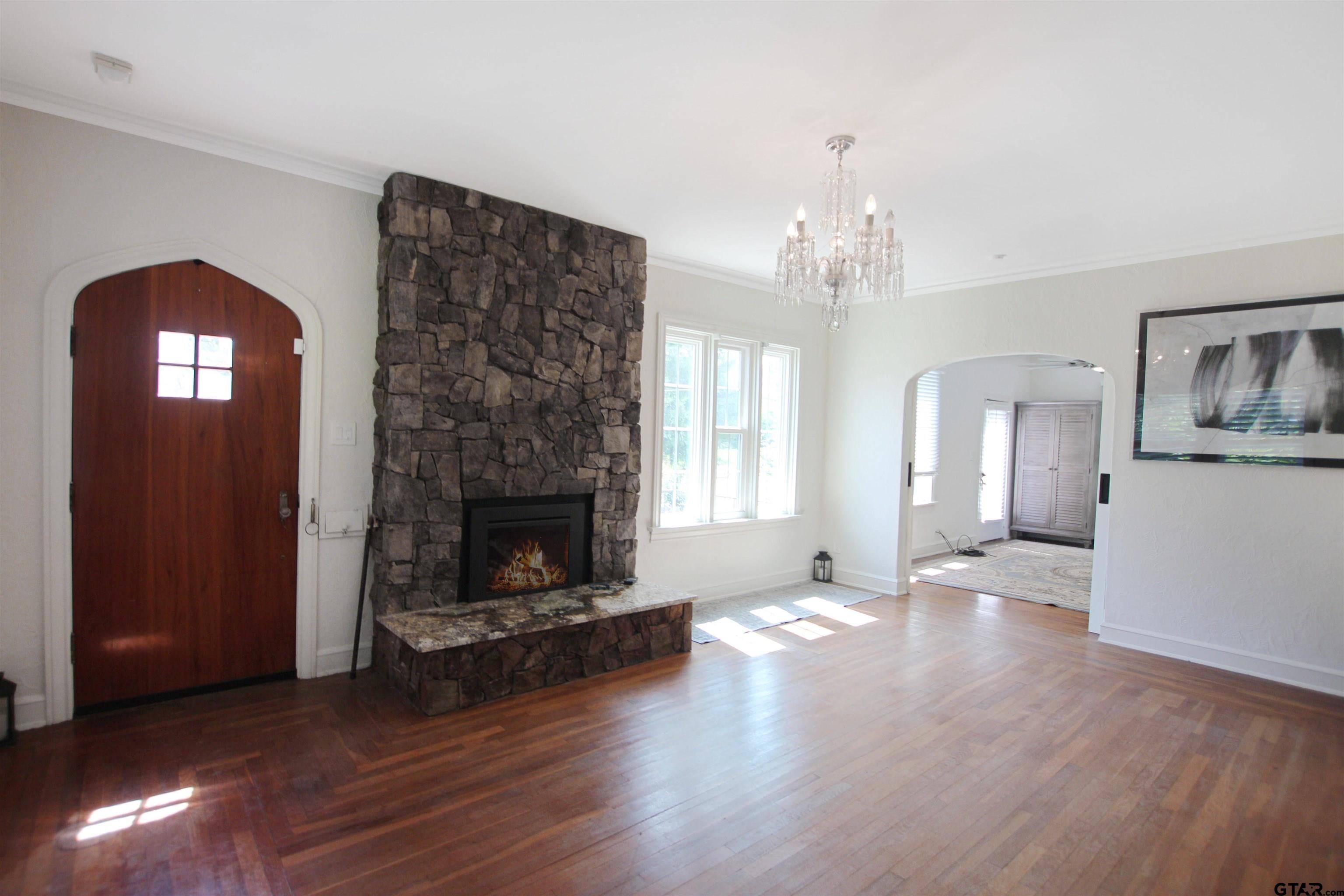 1301 Chilton Ave