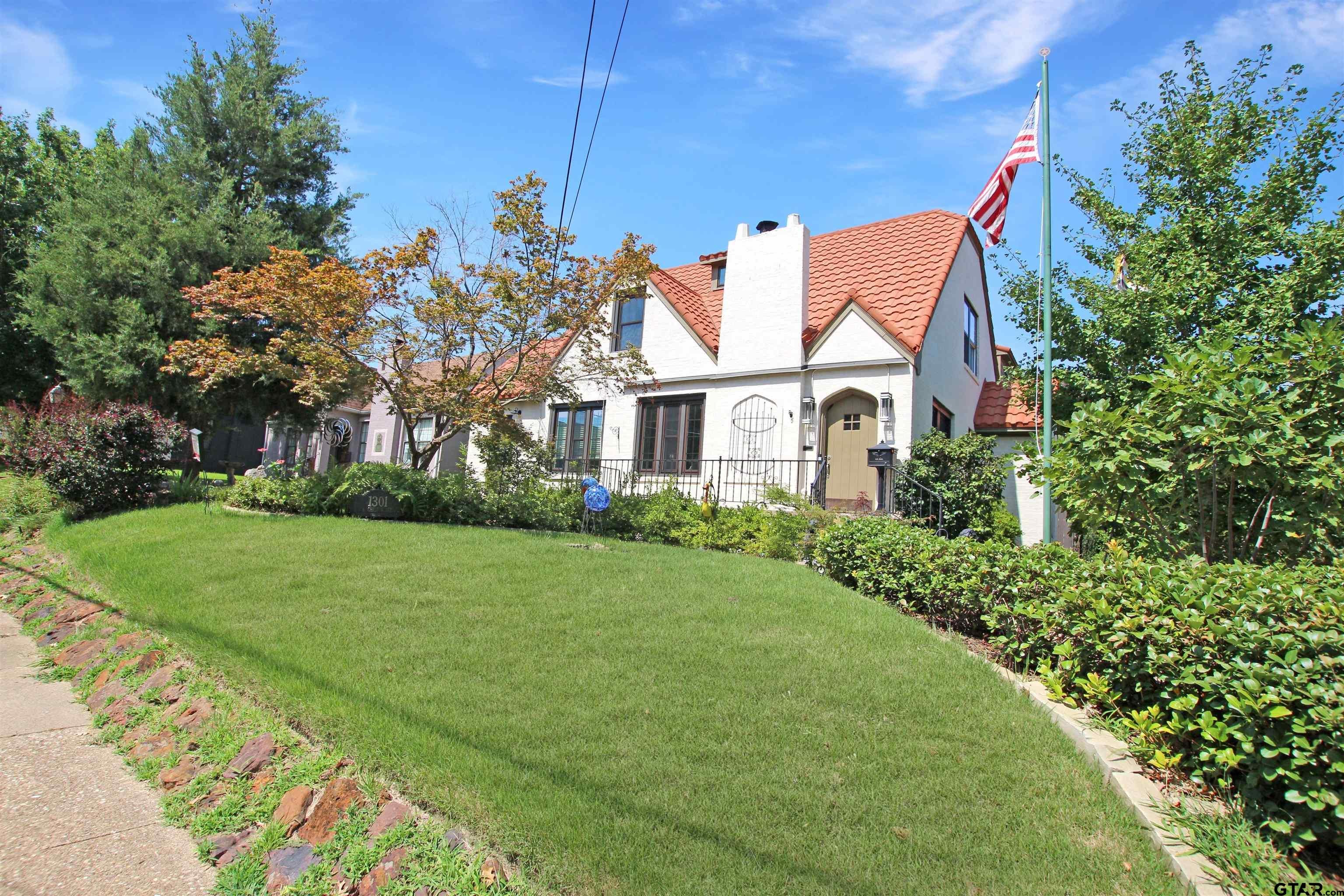 1301 Chilton Ave