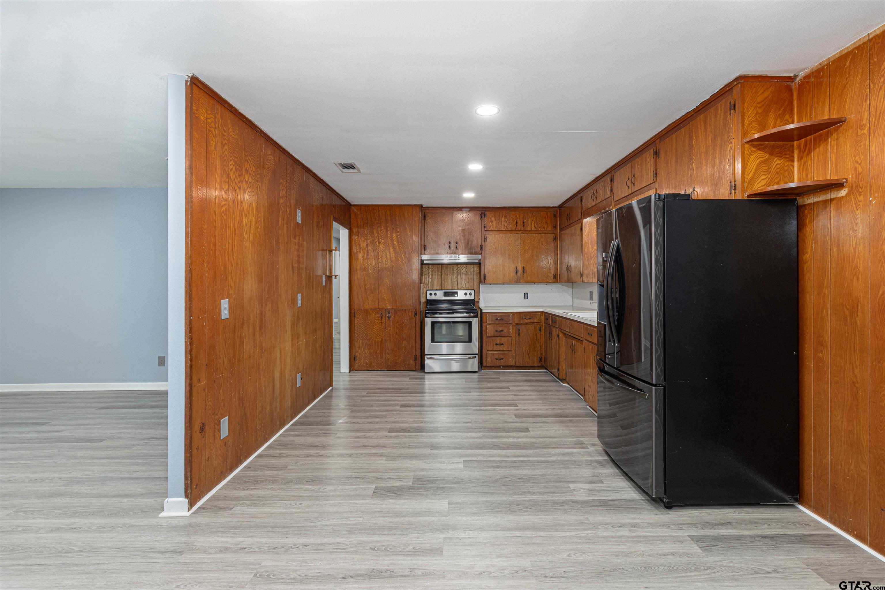 311 E Cottonwood