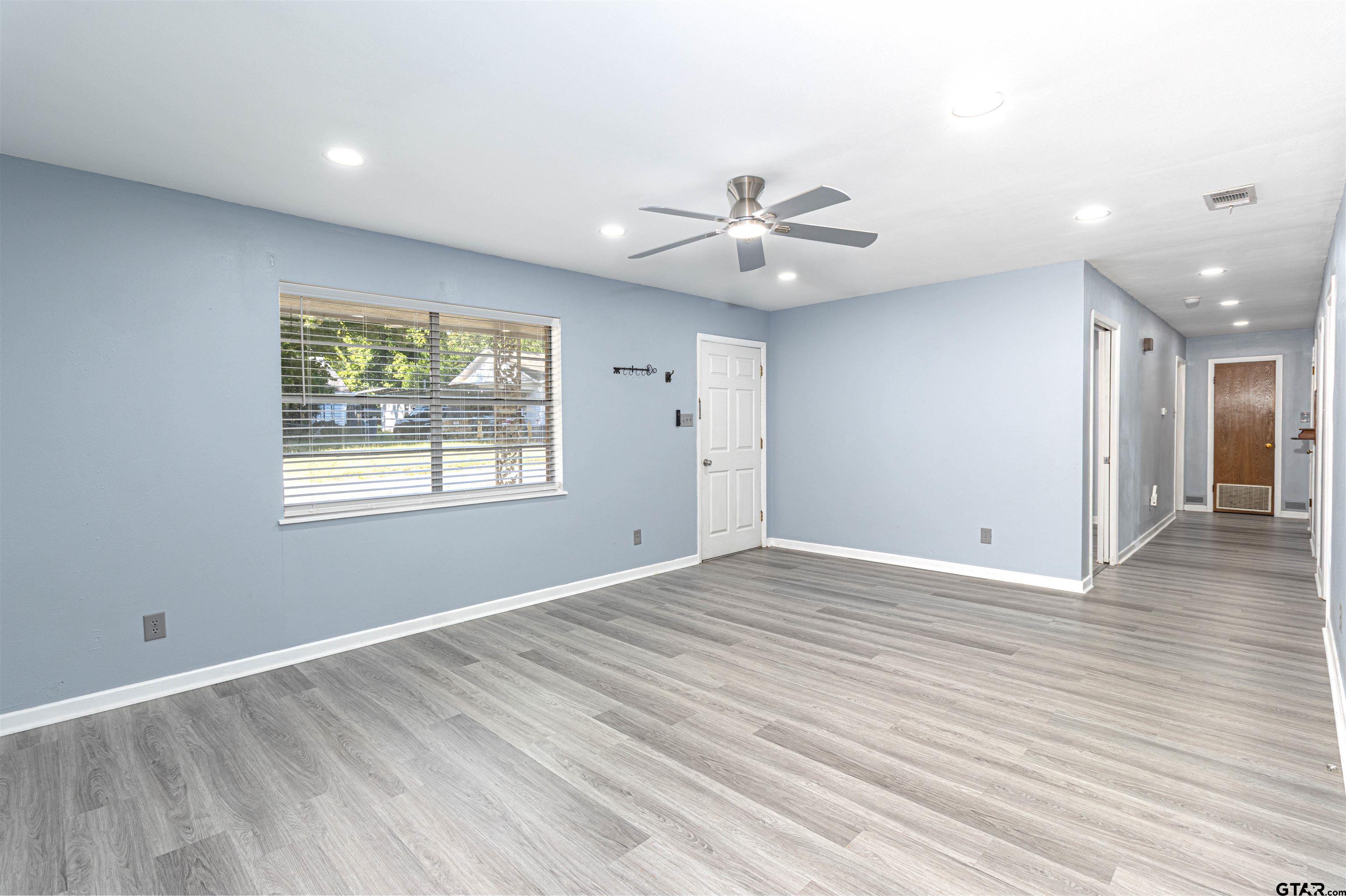 311 E Cottonwood