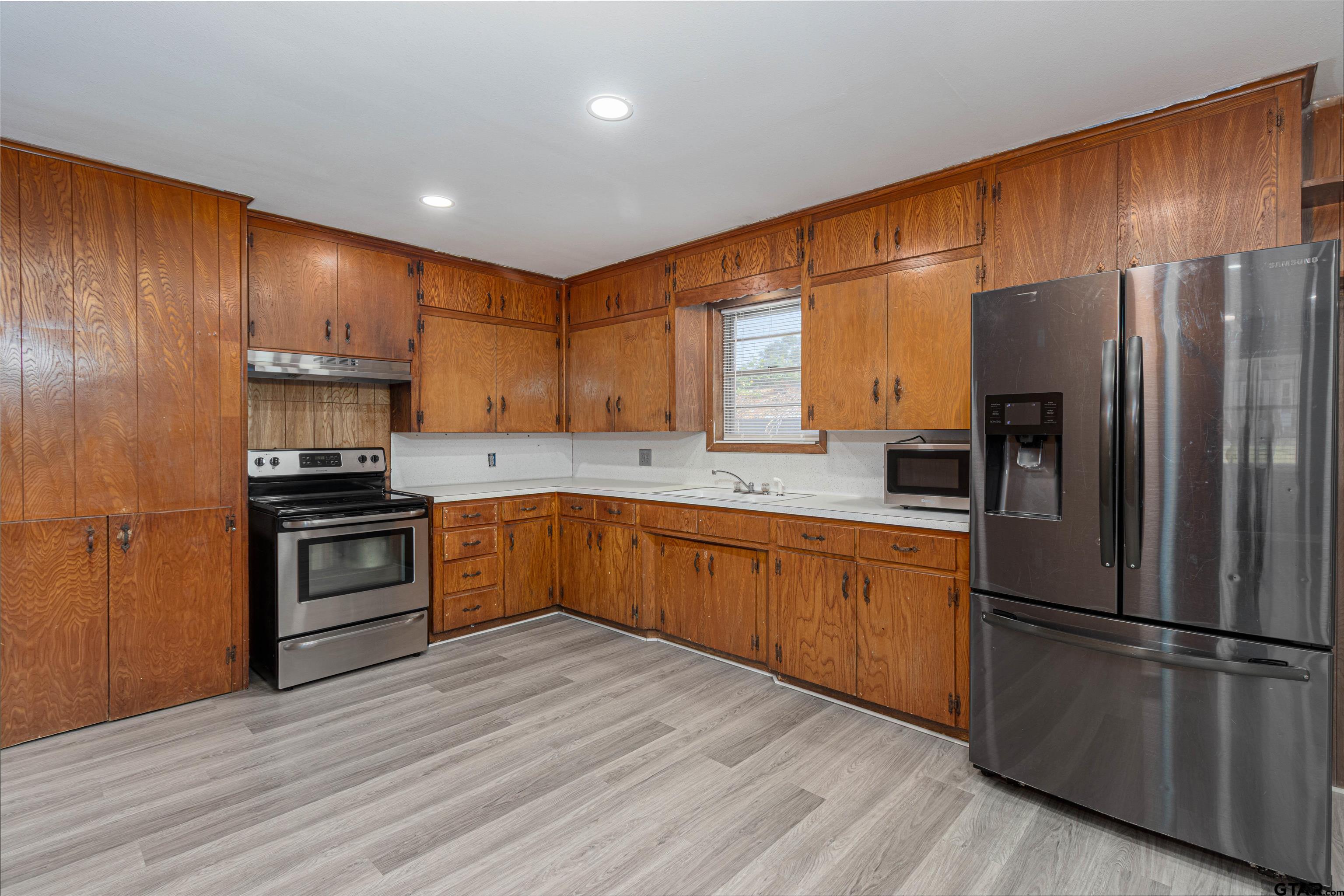 311 E Cottonwood