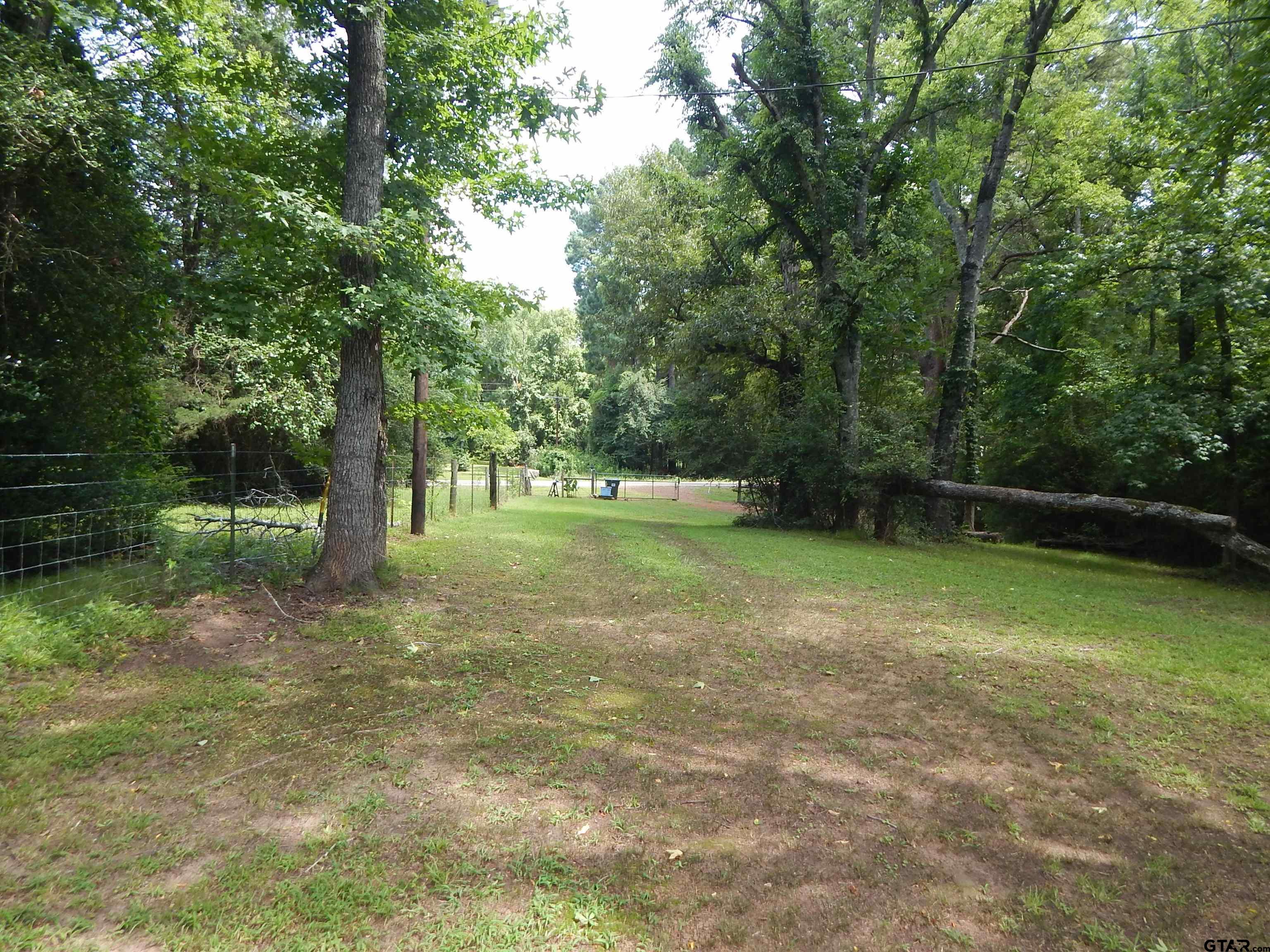8909 S FM 1795