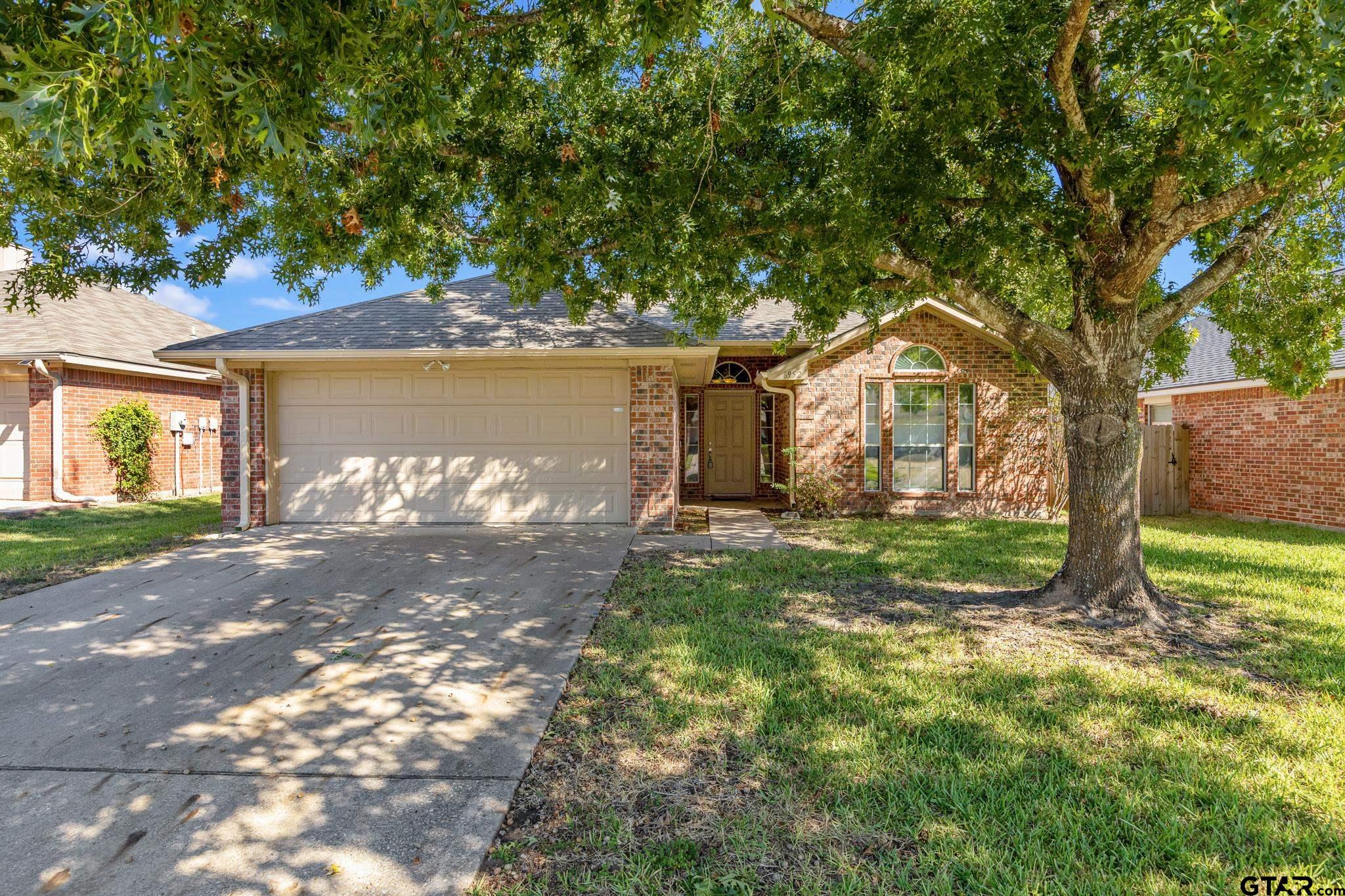 6952 La Hacienda