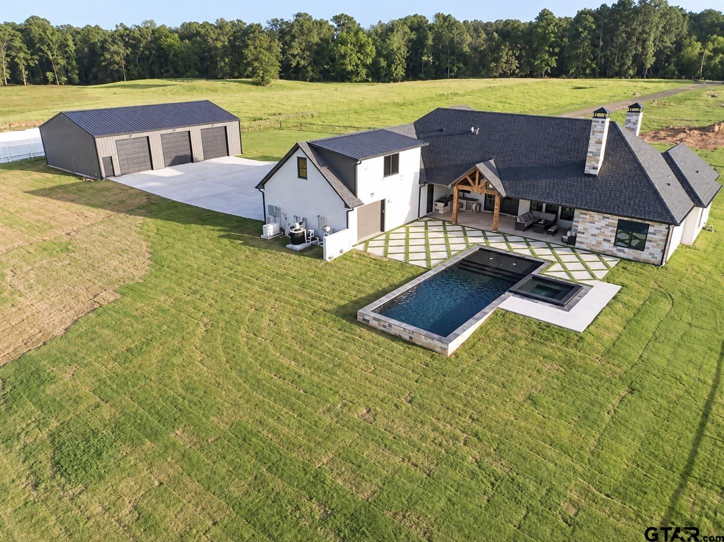 20013 County Road 2162