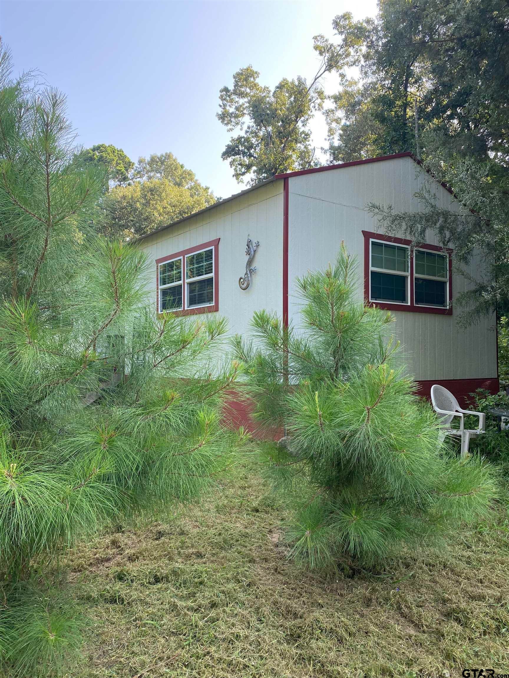 445 Ella Ln