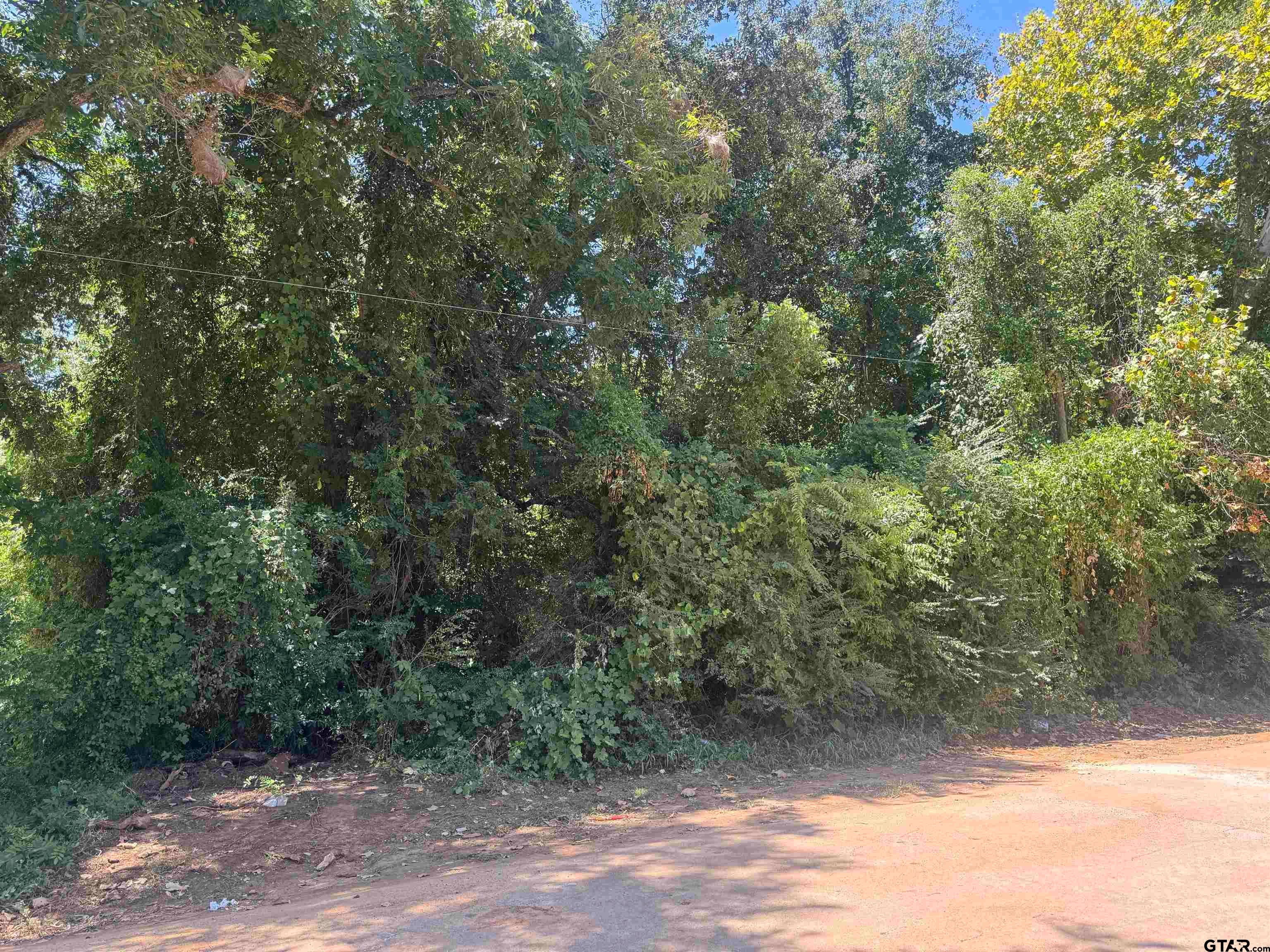 735 Devereaux