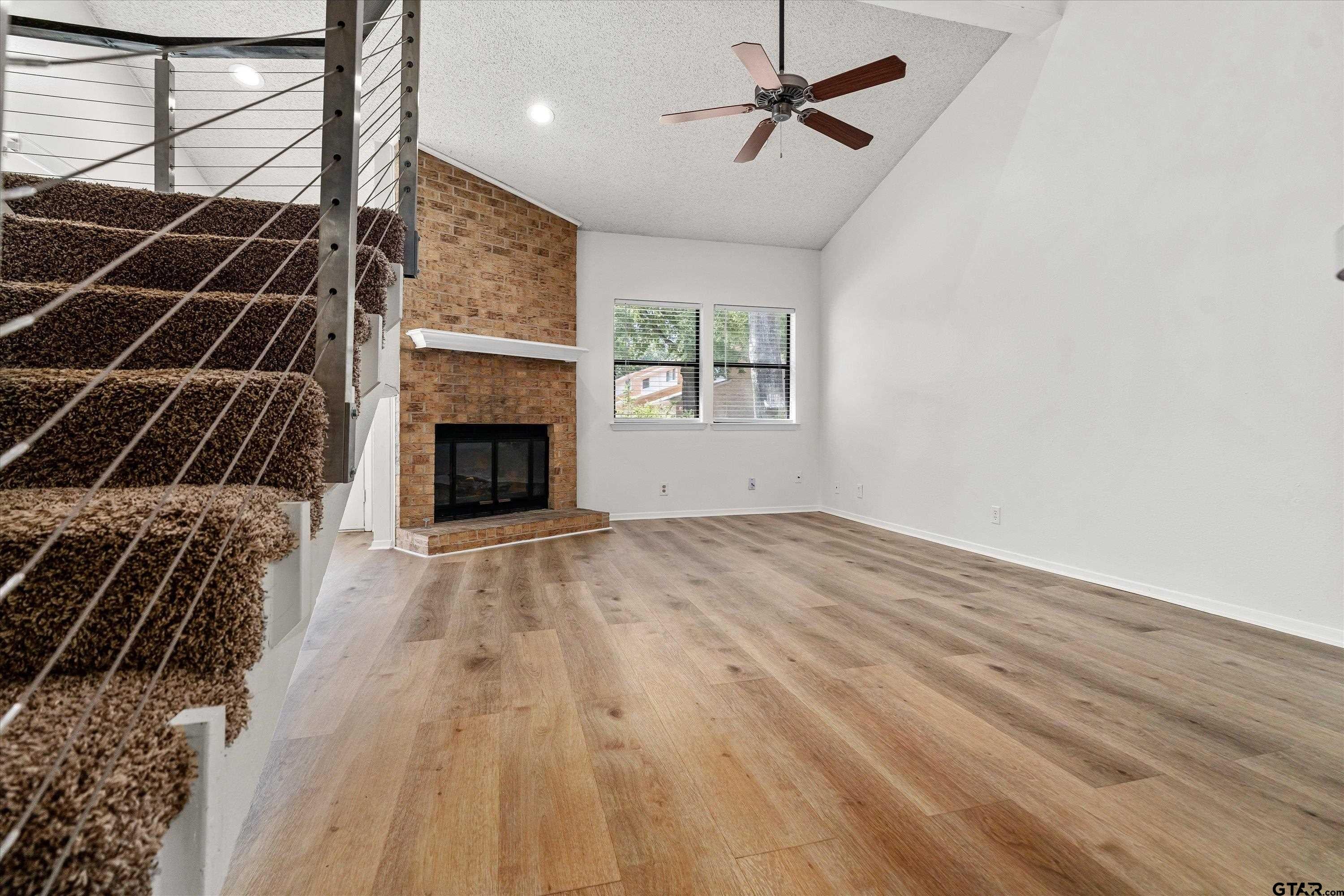 2404 Villa Ct