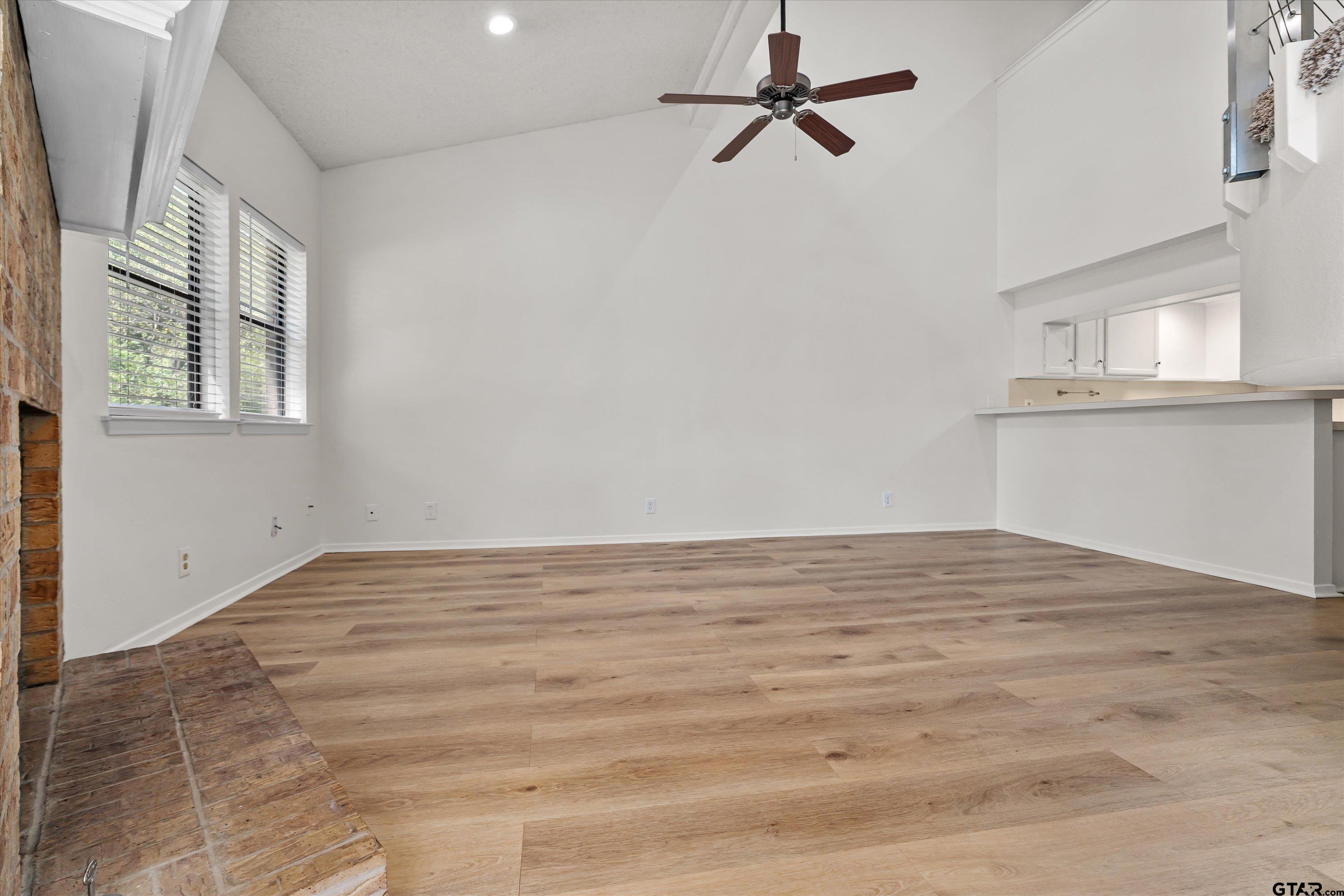 2404 Villa Ct