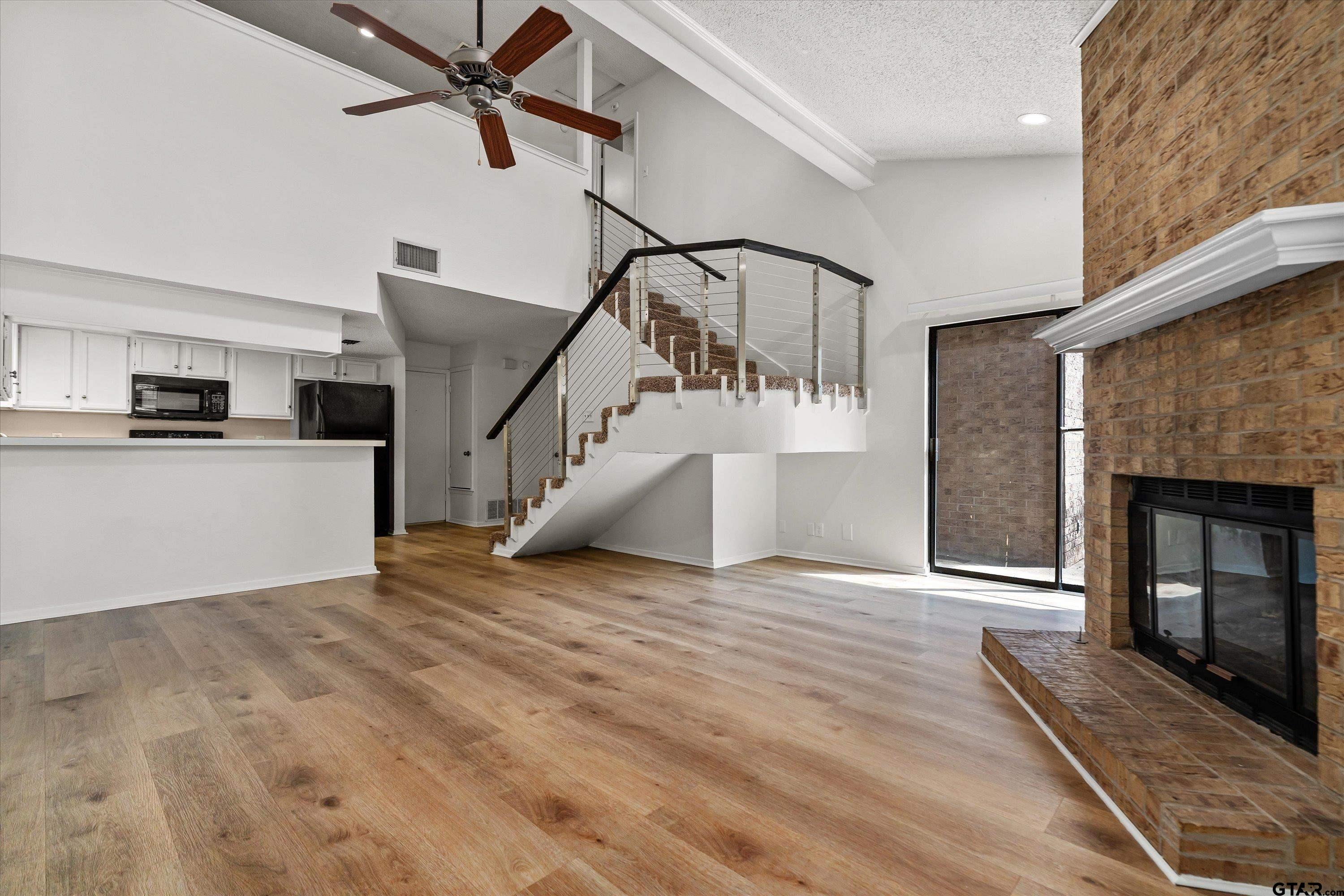 2404 Villa Ct