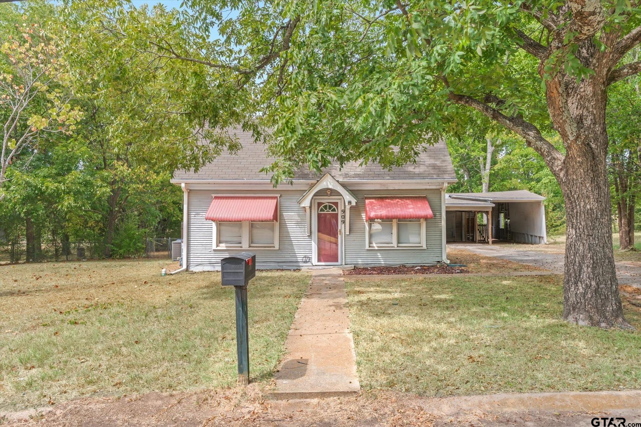 909 N Naid Street - Photo 2