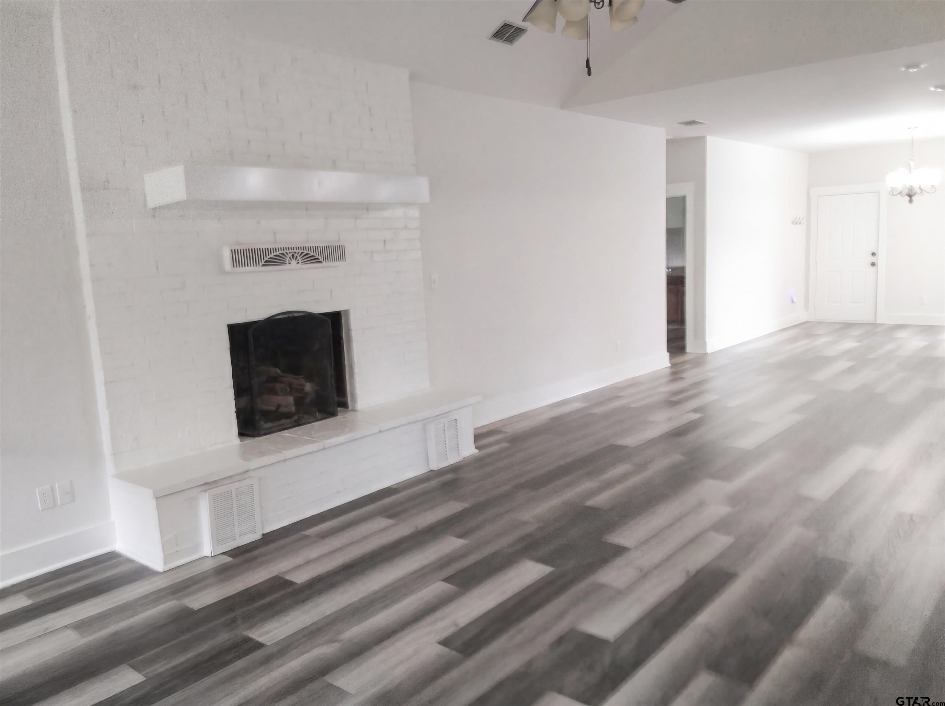 302 Bascom Rd