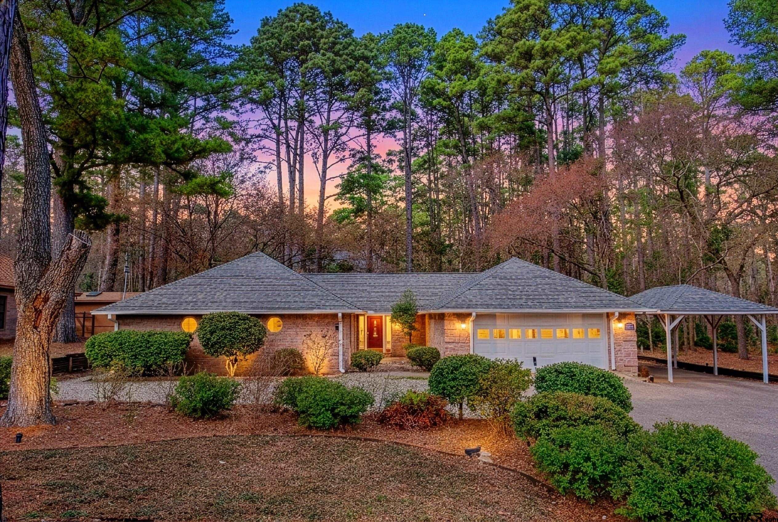 1633 Brookhollow