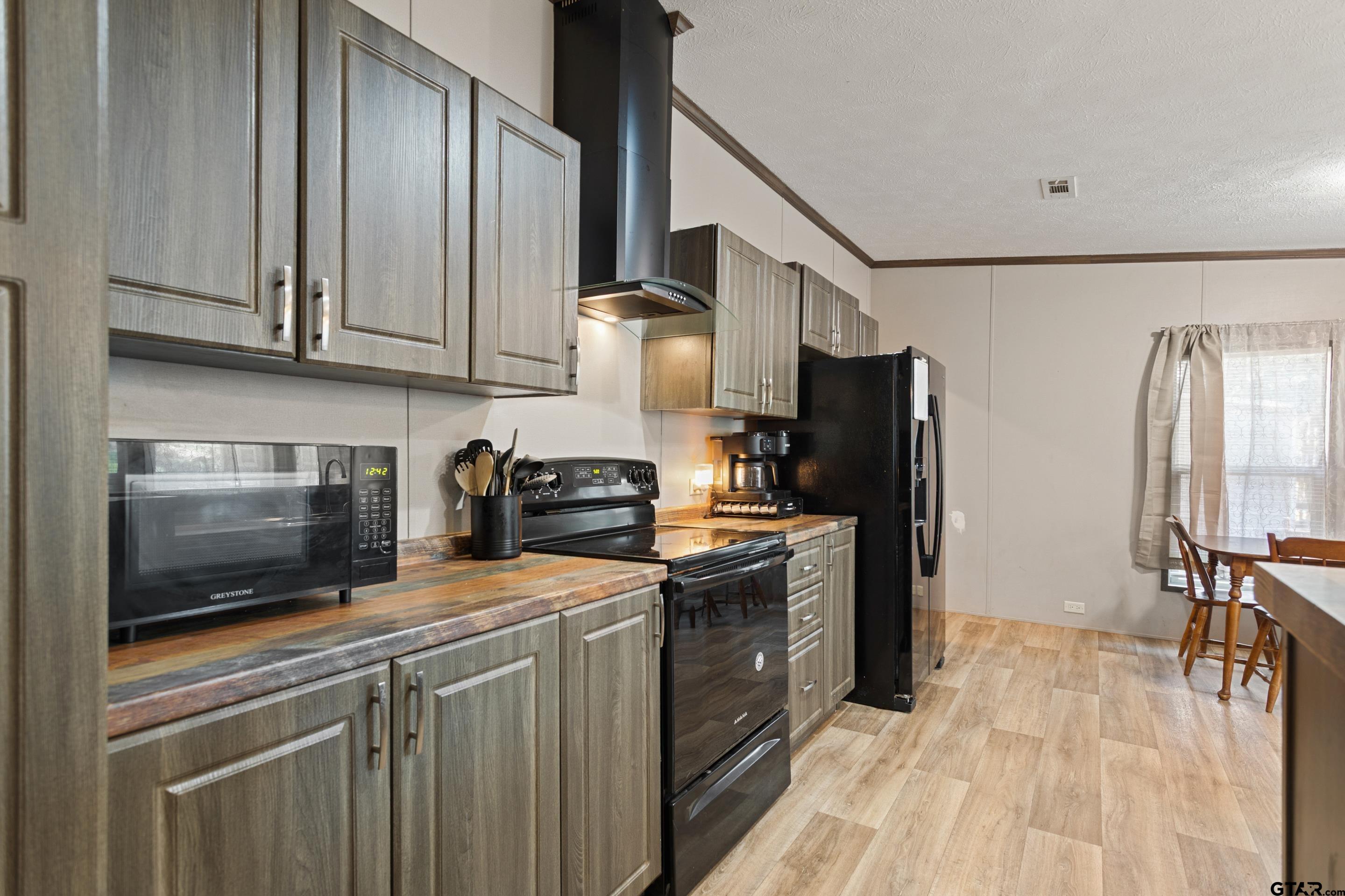 17210 Countrywood