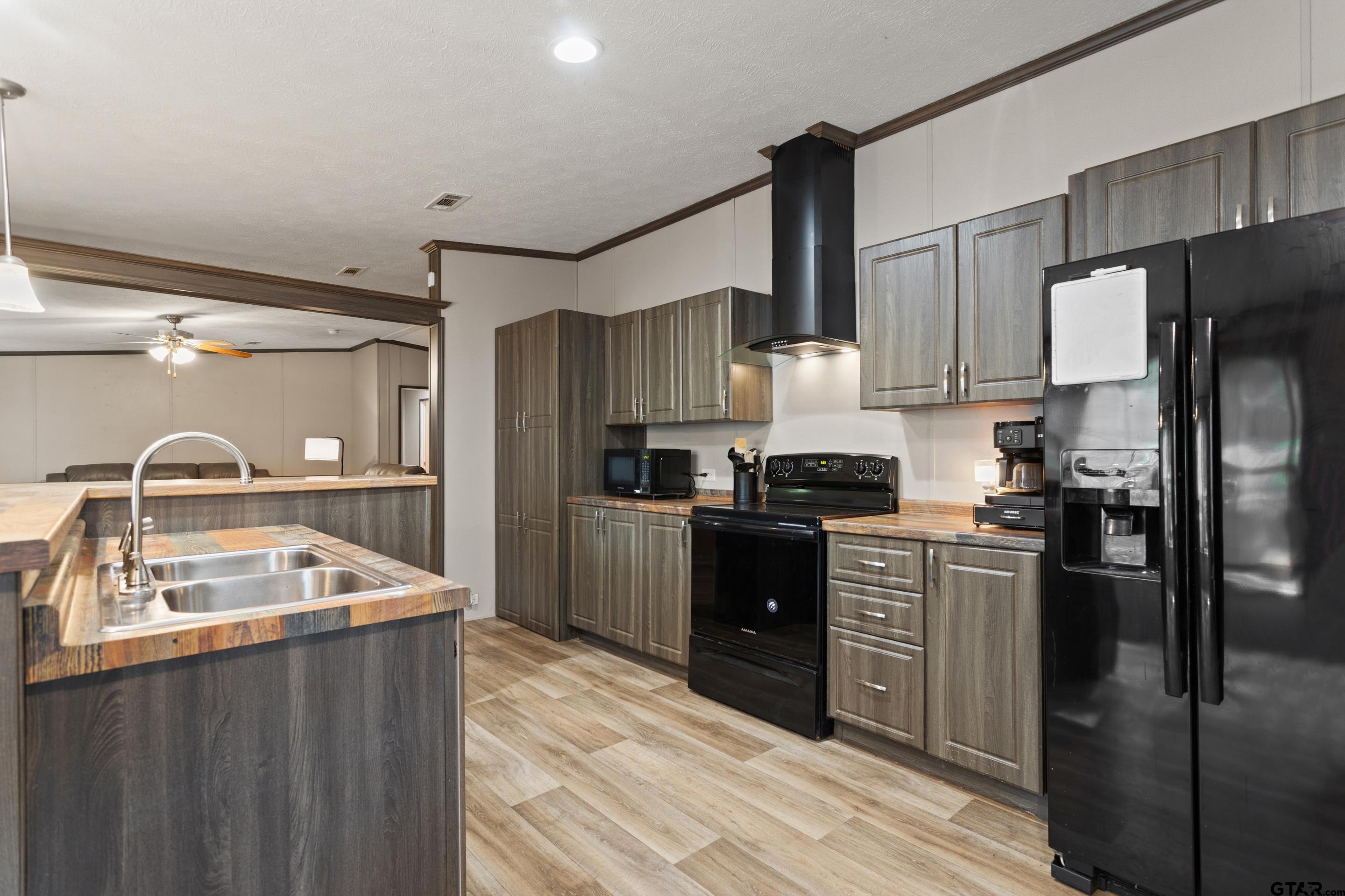 17210 Countrywood