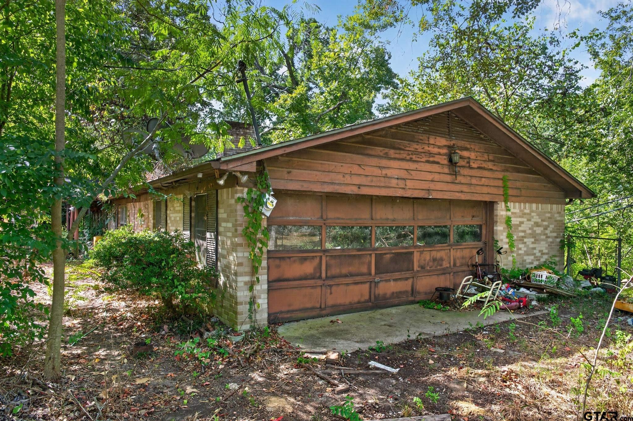 3225 Jackson