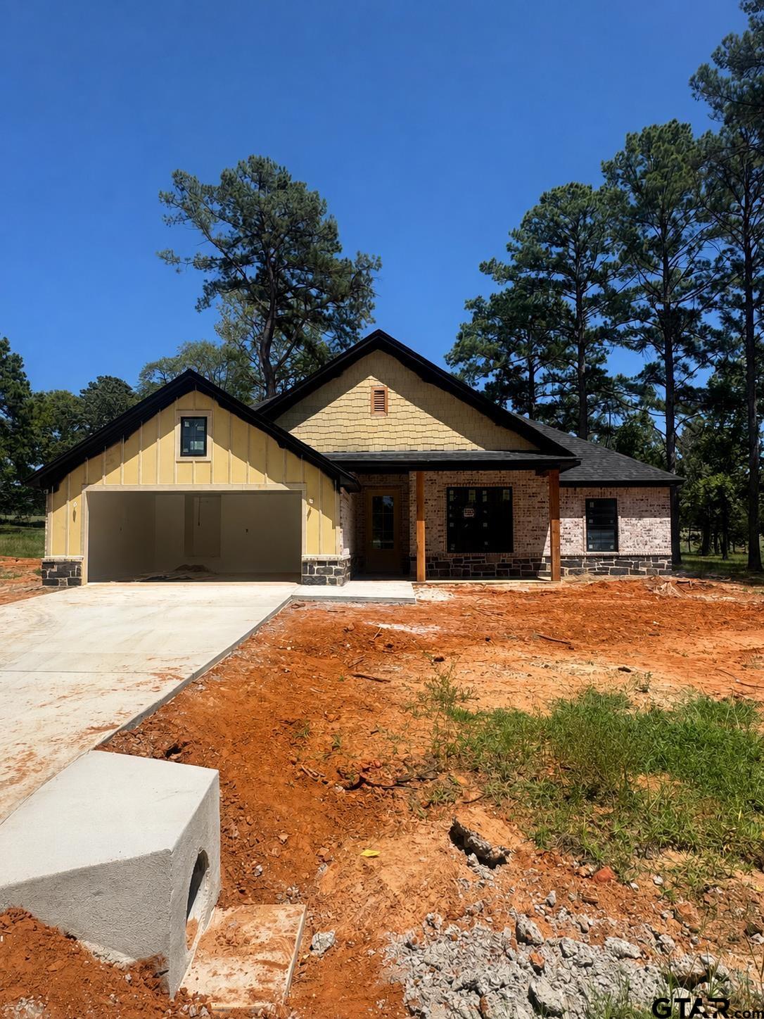 12137 Pinecrest Dr