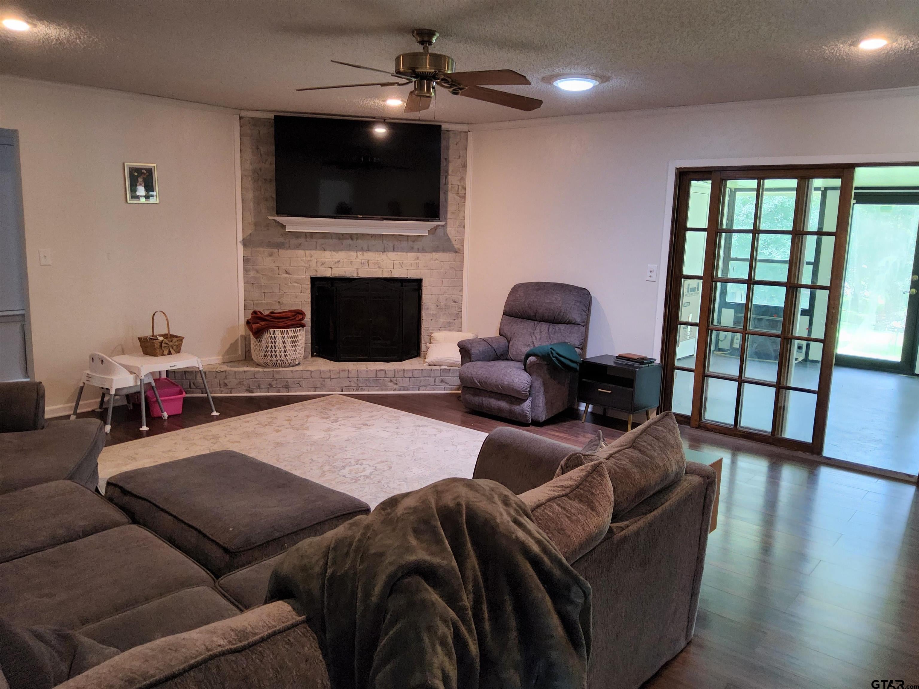 3727 Linda Kaye Dr
