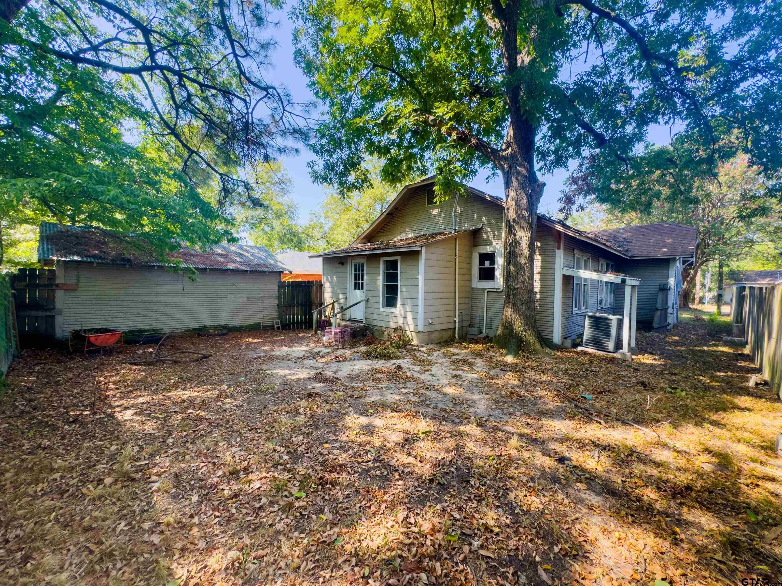 705 S Walnut