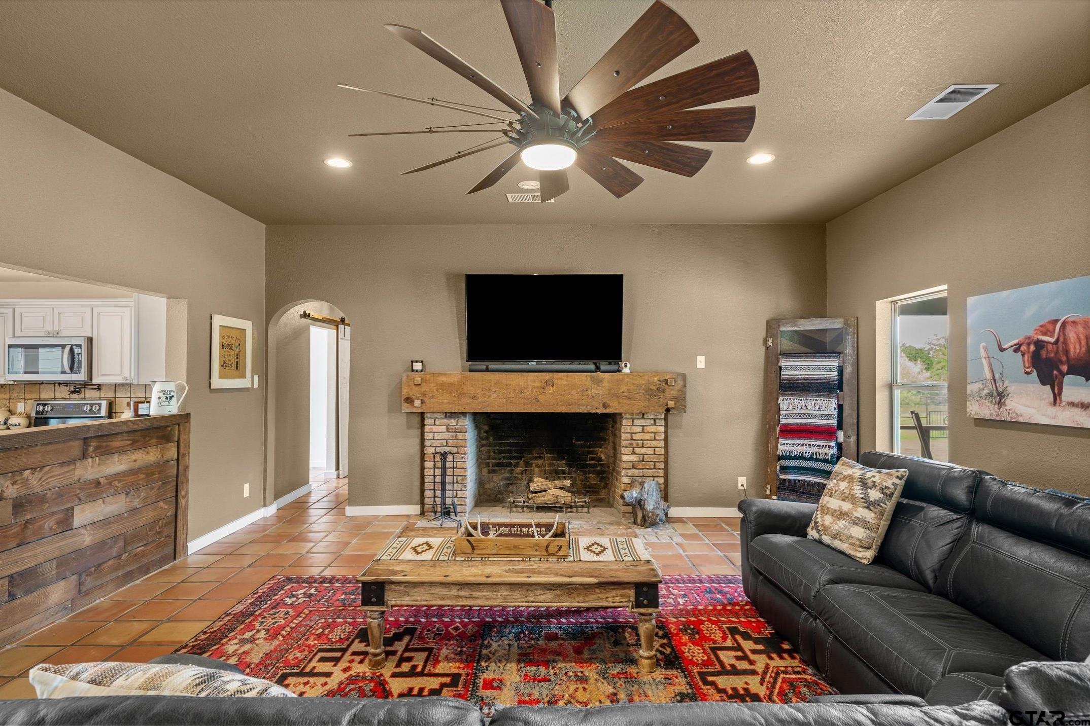 11101 County Road 104, Kaufman, TX, 75142, USA, 4 Bedrooms Bedrooms, ,3 BathroomsBathrooms,Residential,Active,11101 County Road 104,26006446