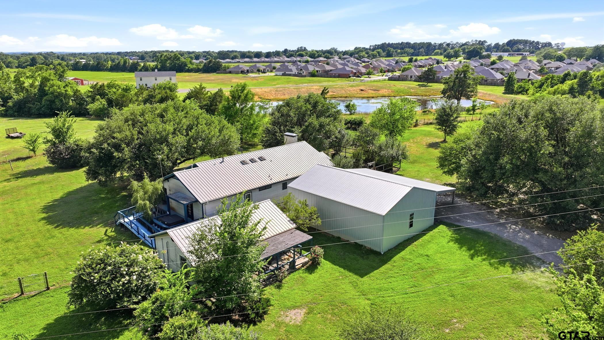 702 Noonday Rd
