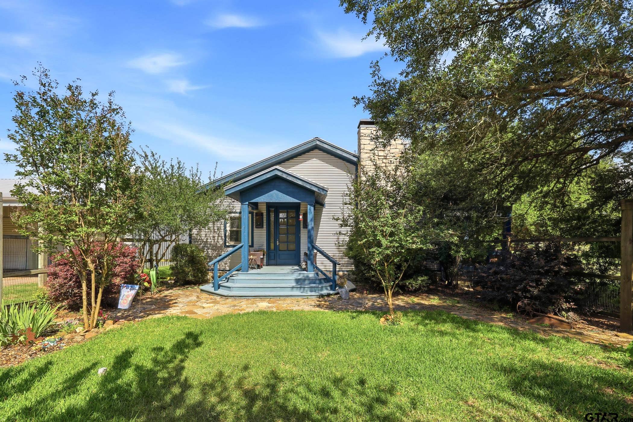 702 Noonday Rd