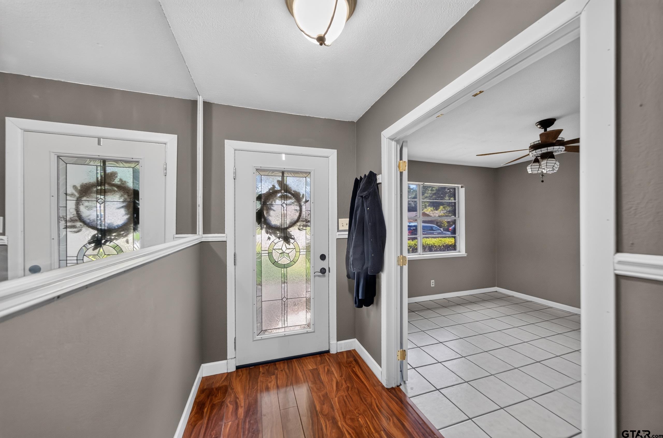 2506 Merry Lane