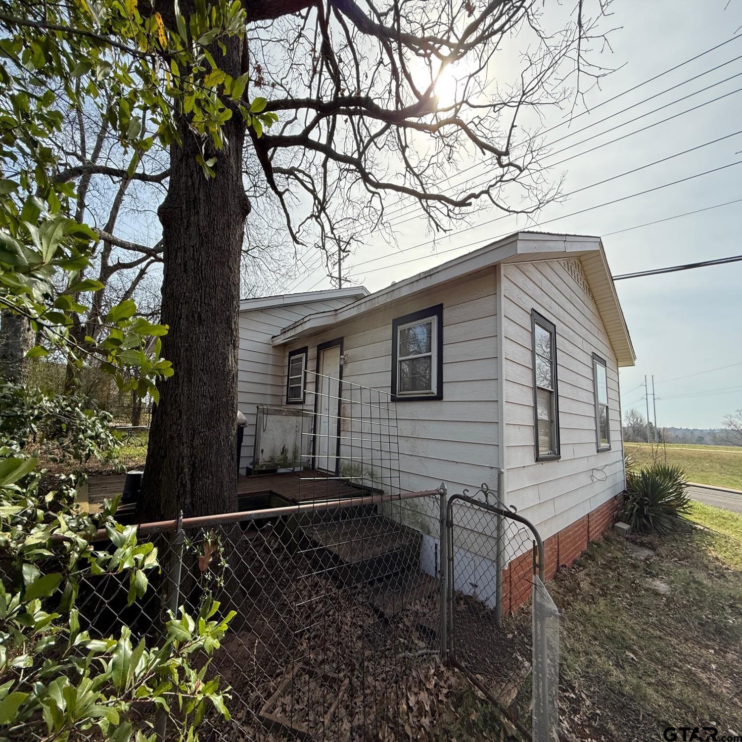 504 W Main St