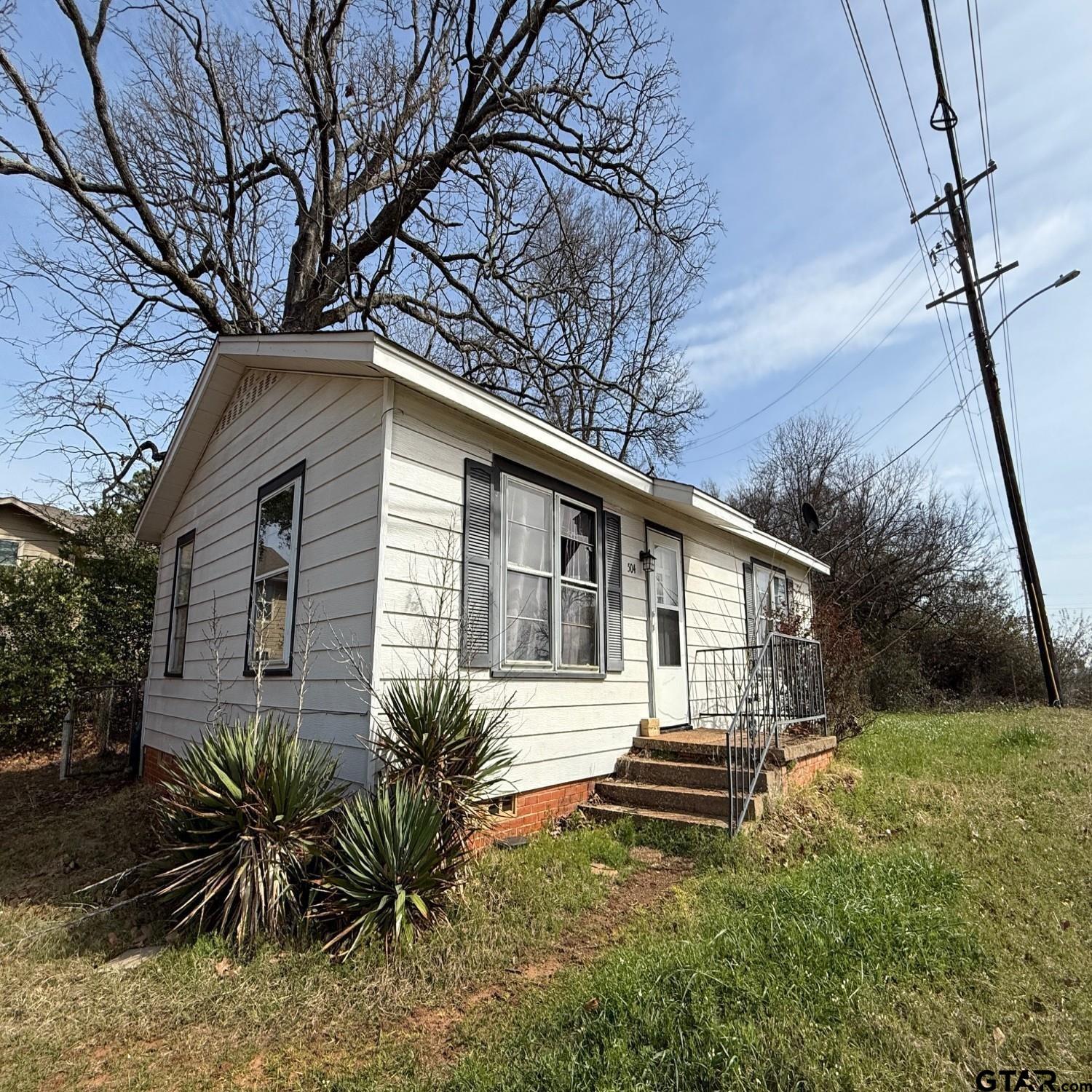 504 W Main St