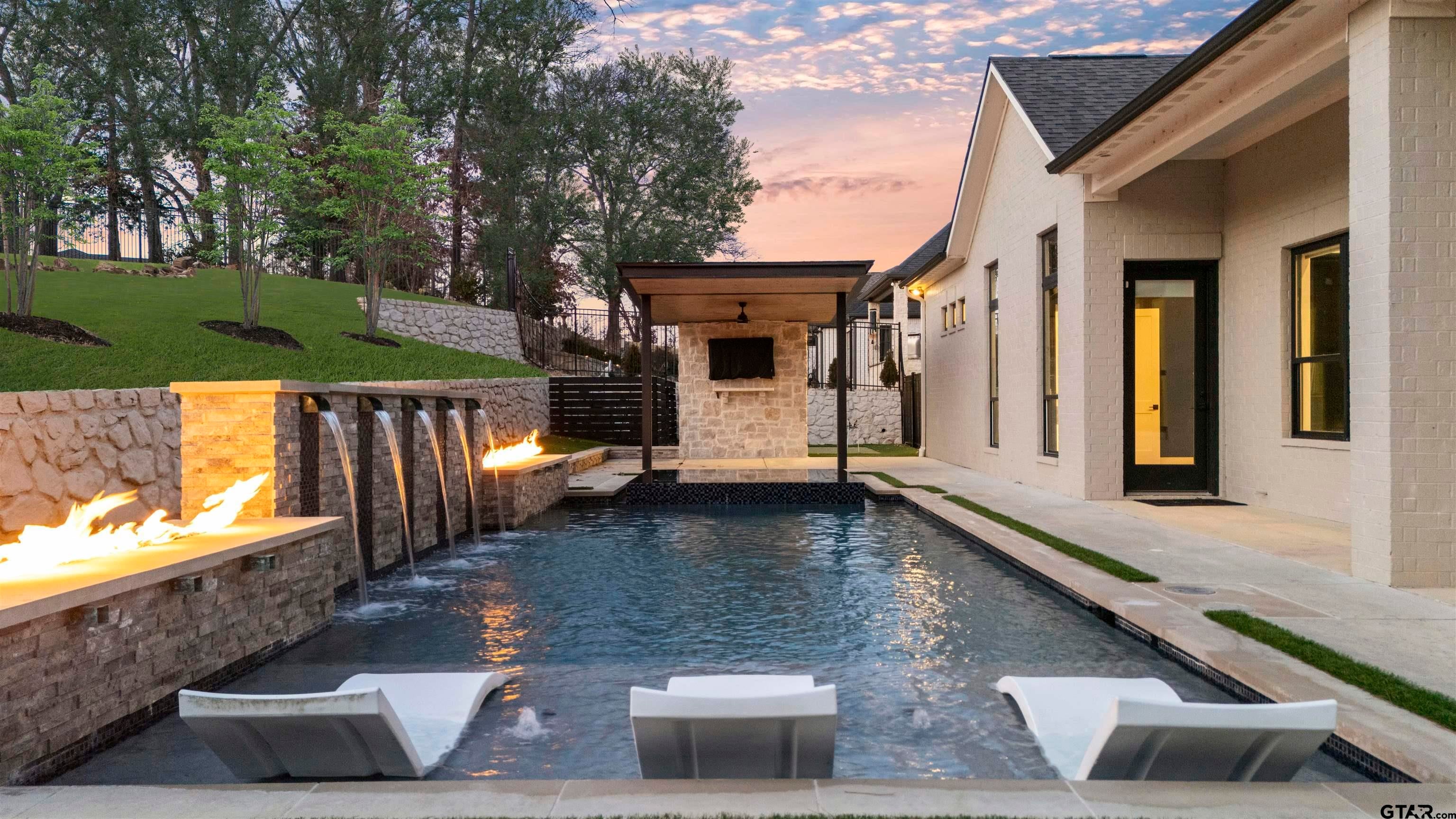 2432 Bellview Circle