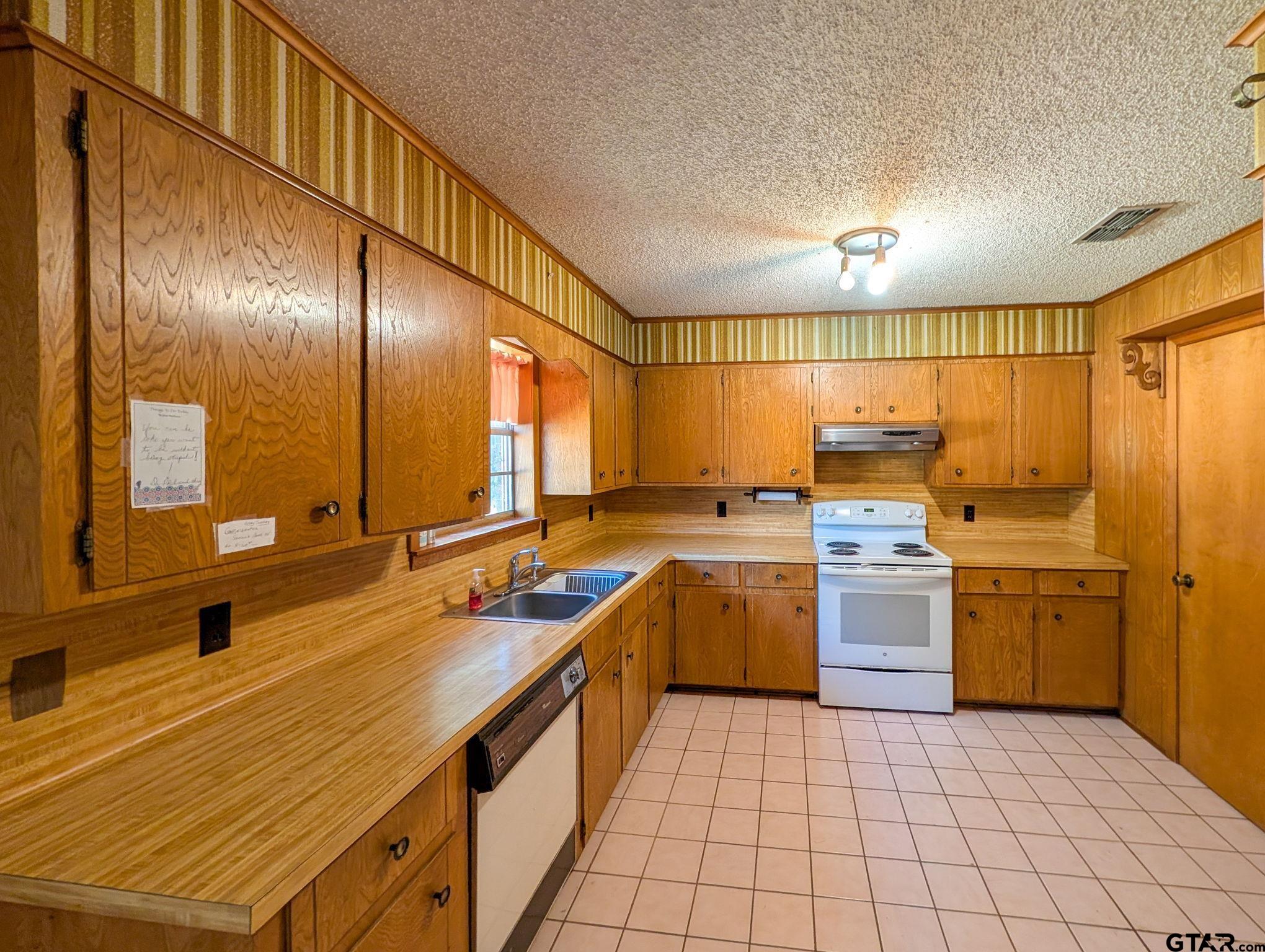 115 Woodland Trl