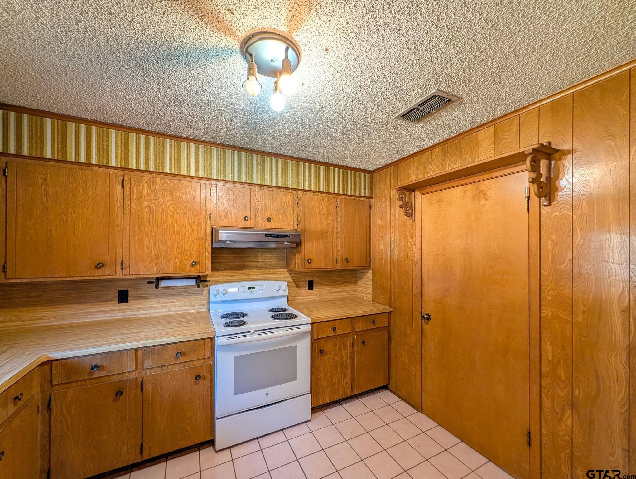 115 Woodland Trl