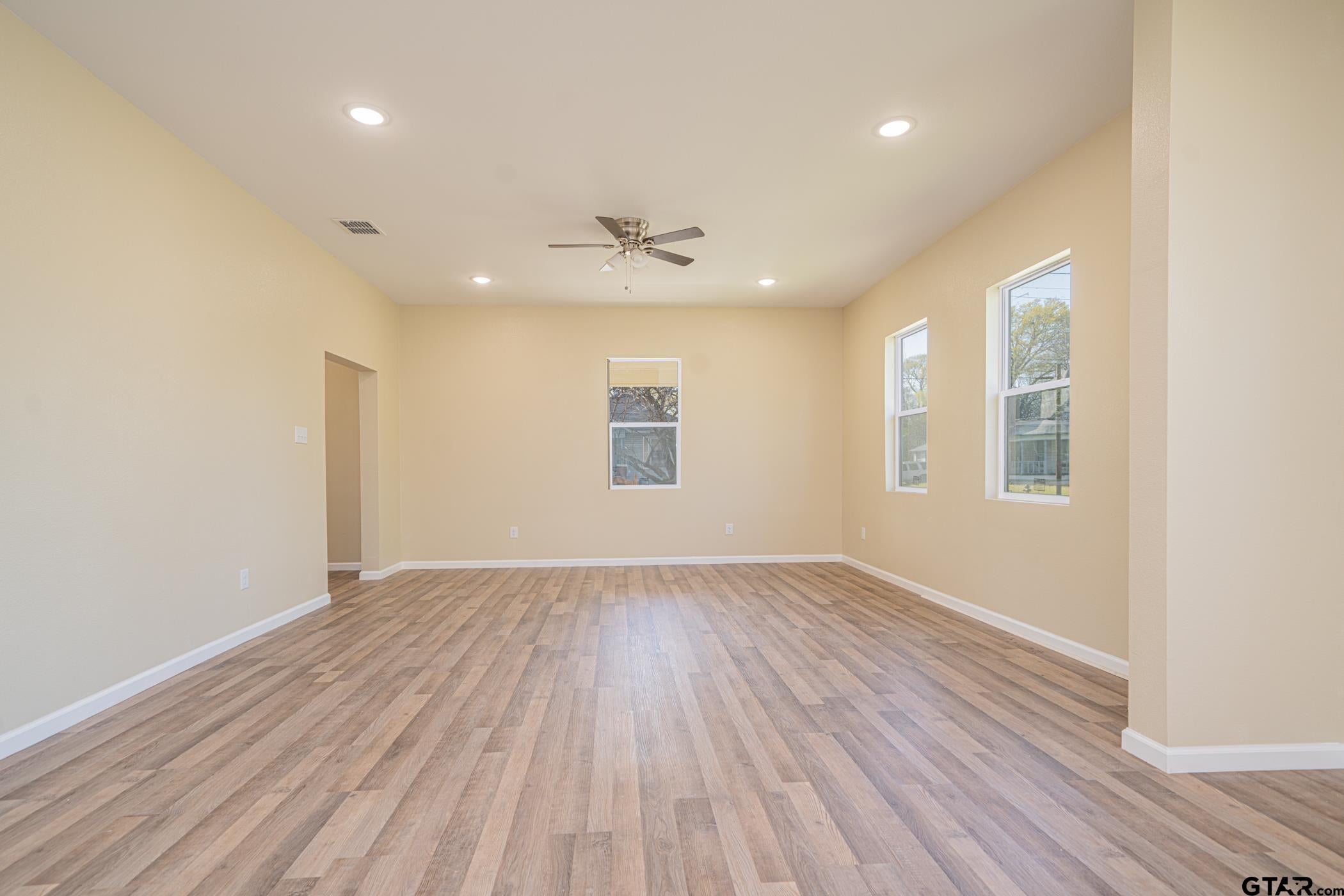 1104 N BOLIVAR