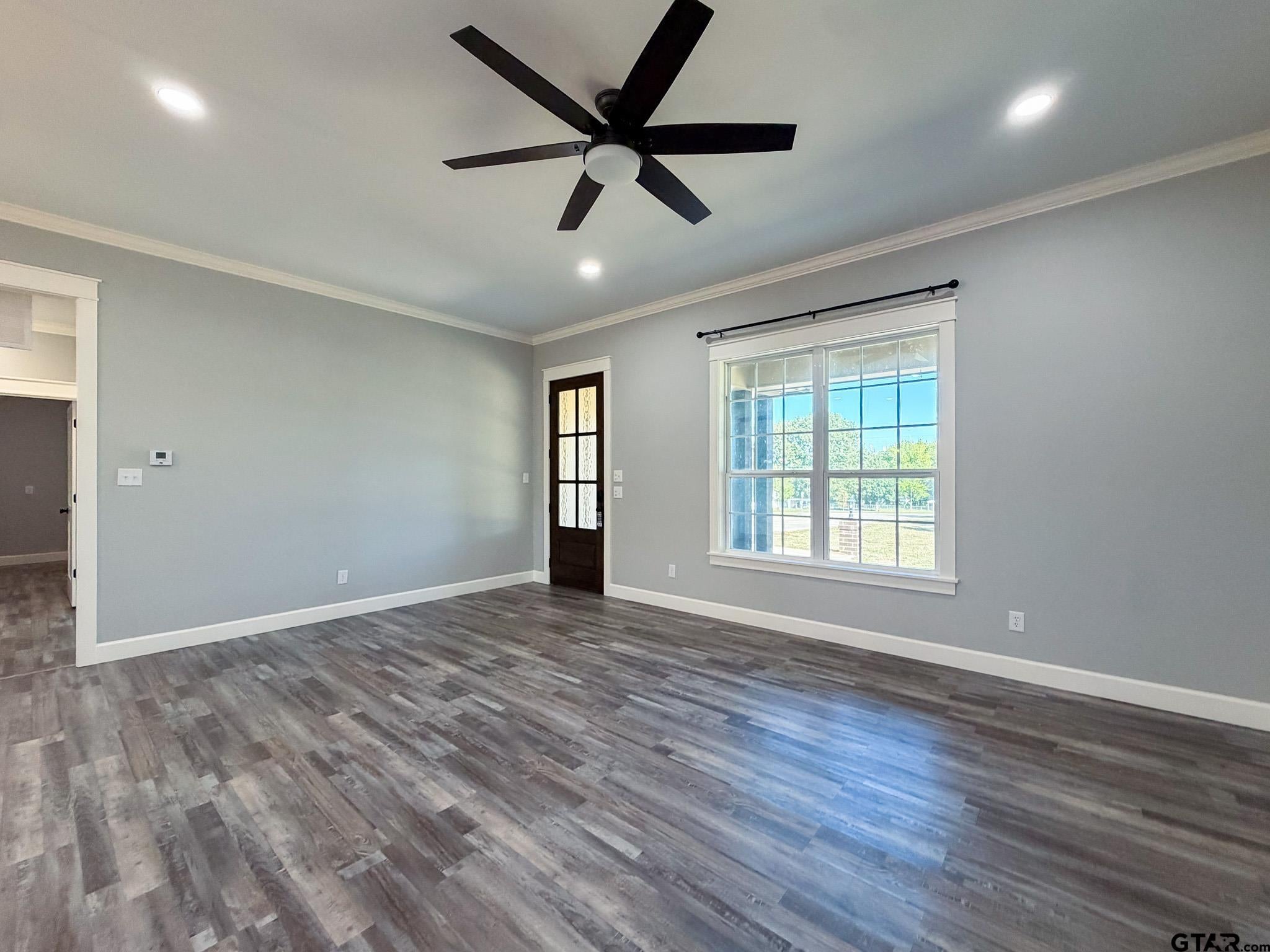 323 Eastdale Ln