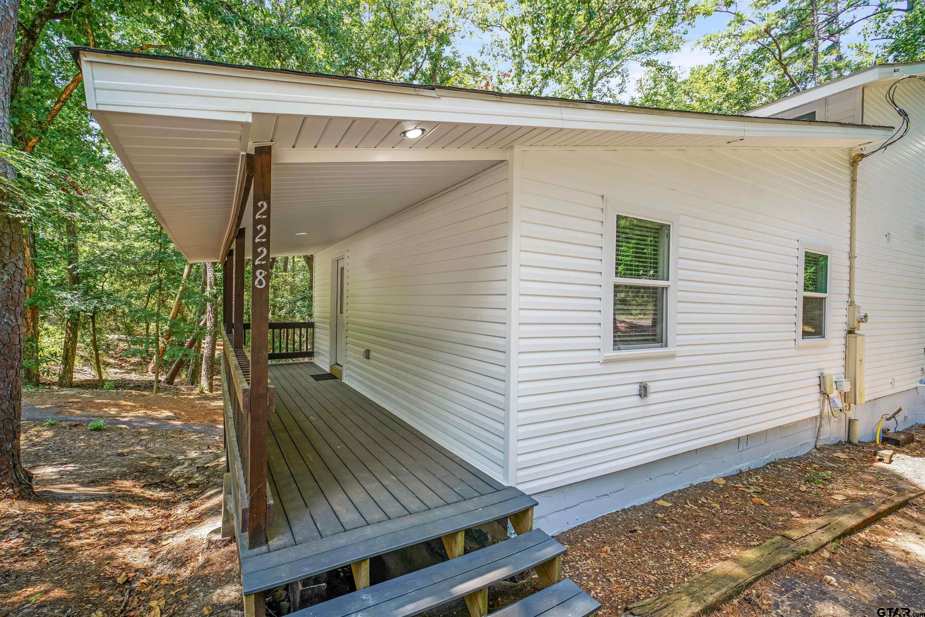 2228 W Holly Trail