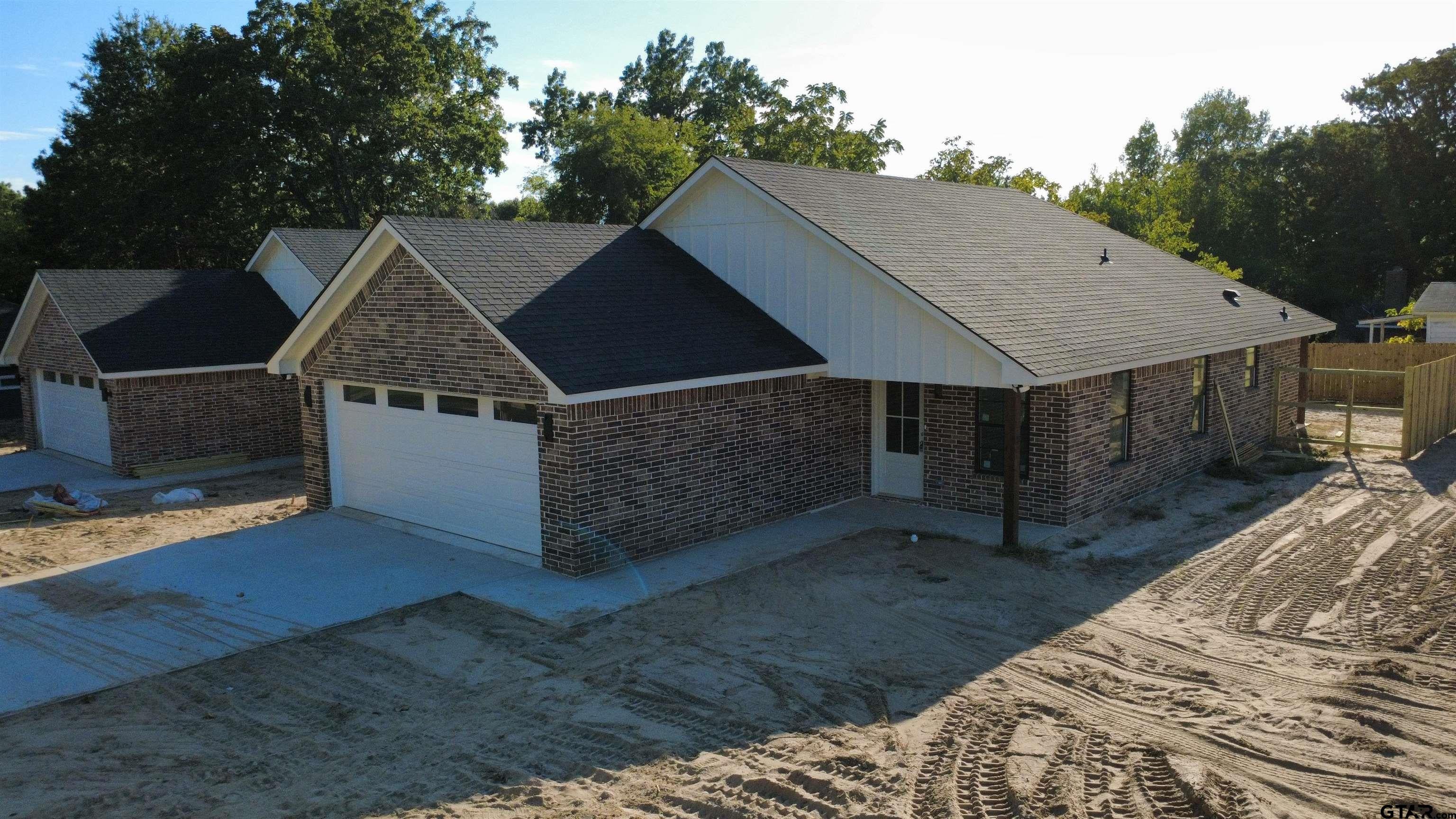 2903 Oliver St.