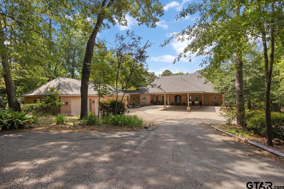 15722 Timberhill Dr.