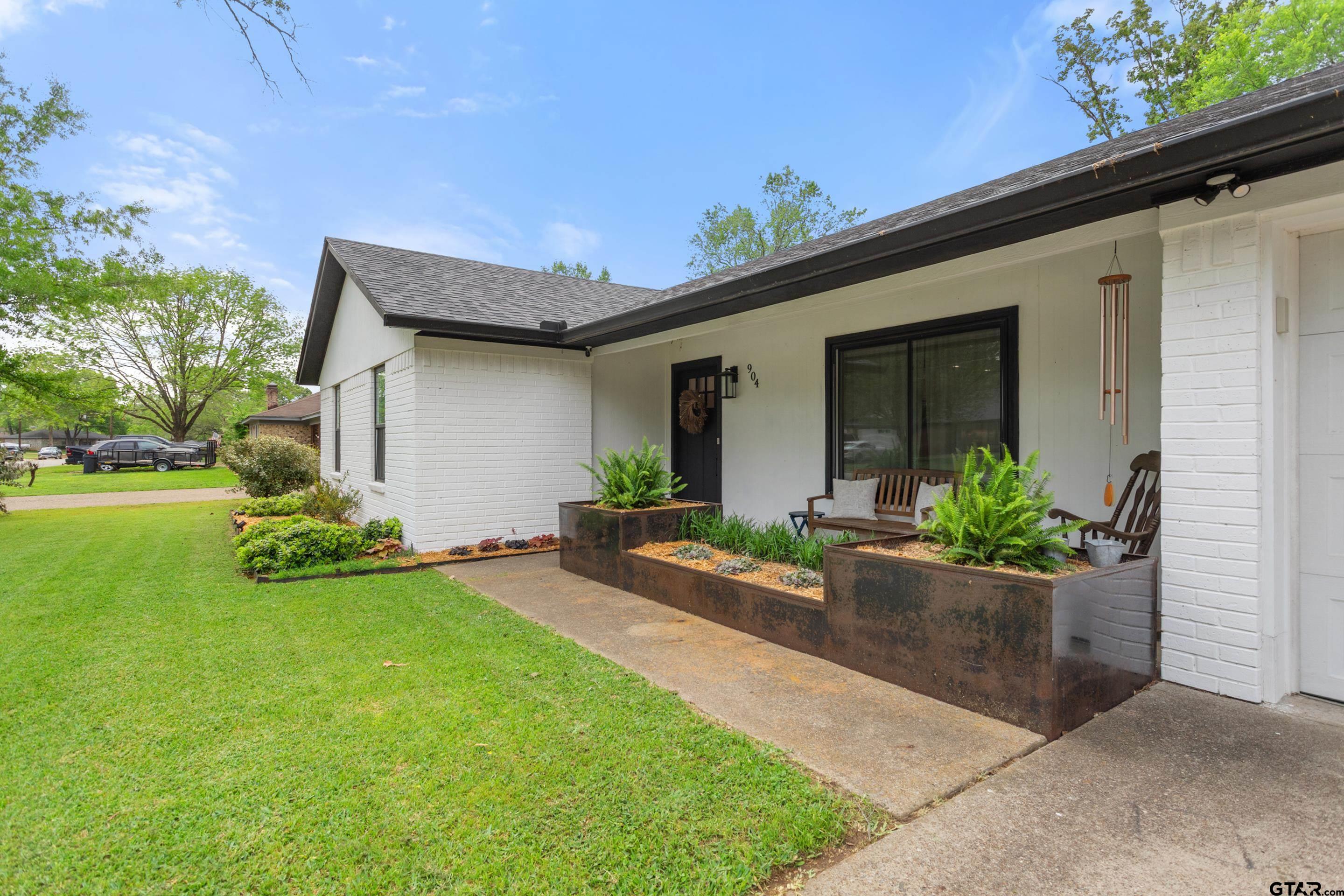 904 Peggy Drive