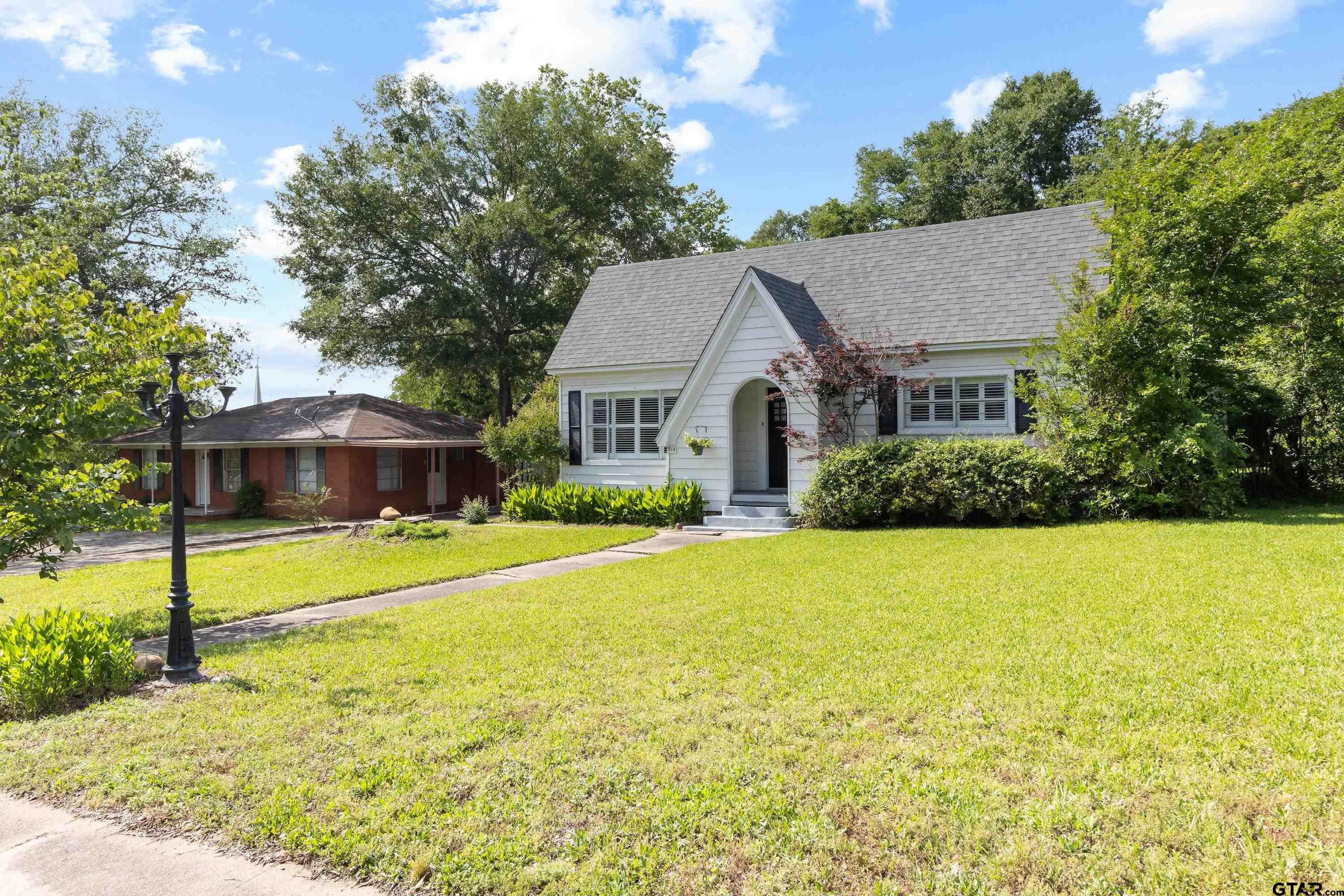 514 W Main St