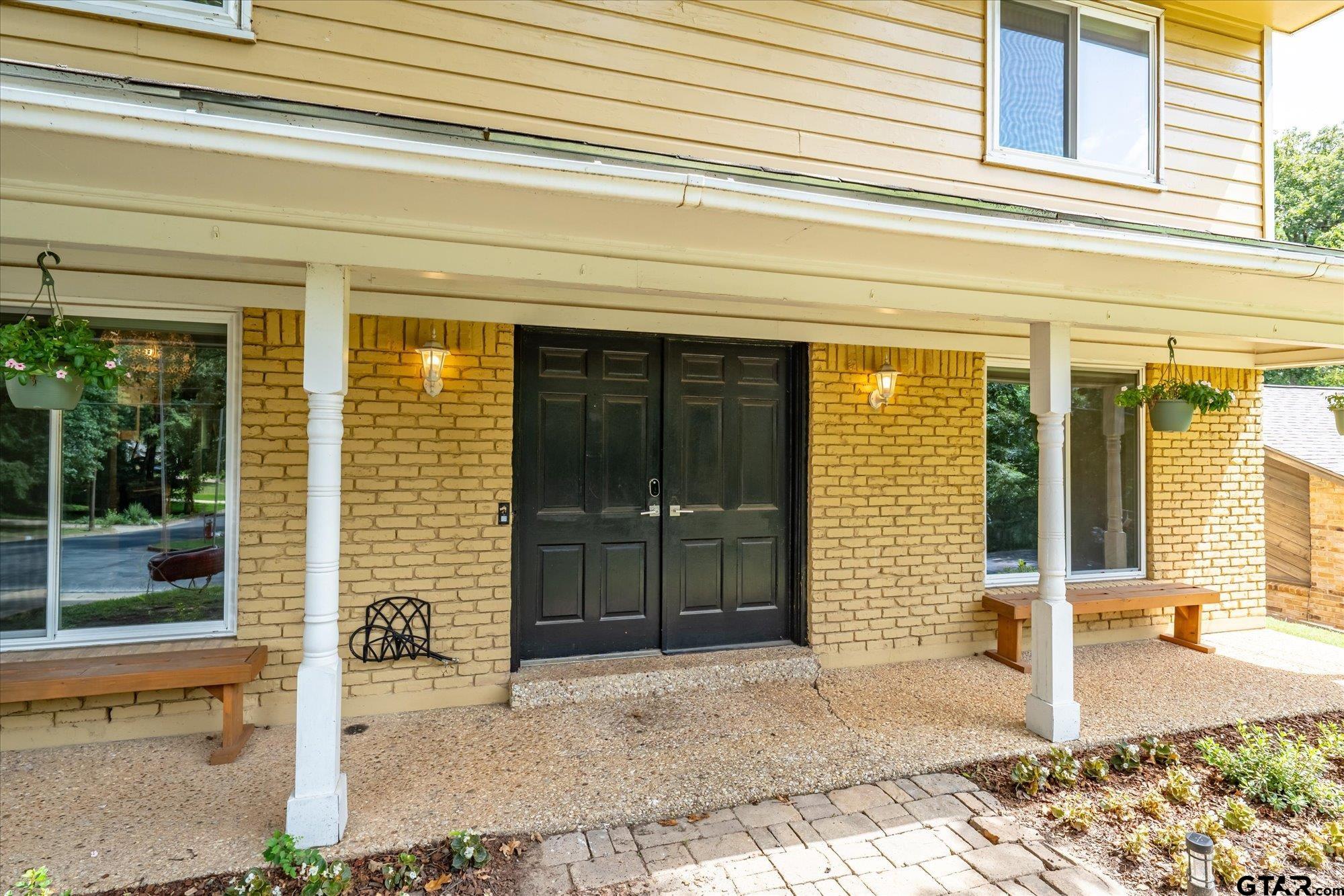 2820 Navaho Trl