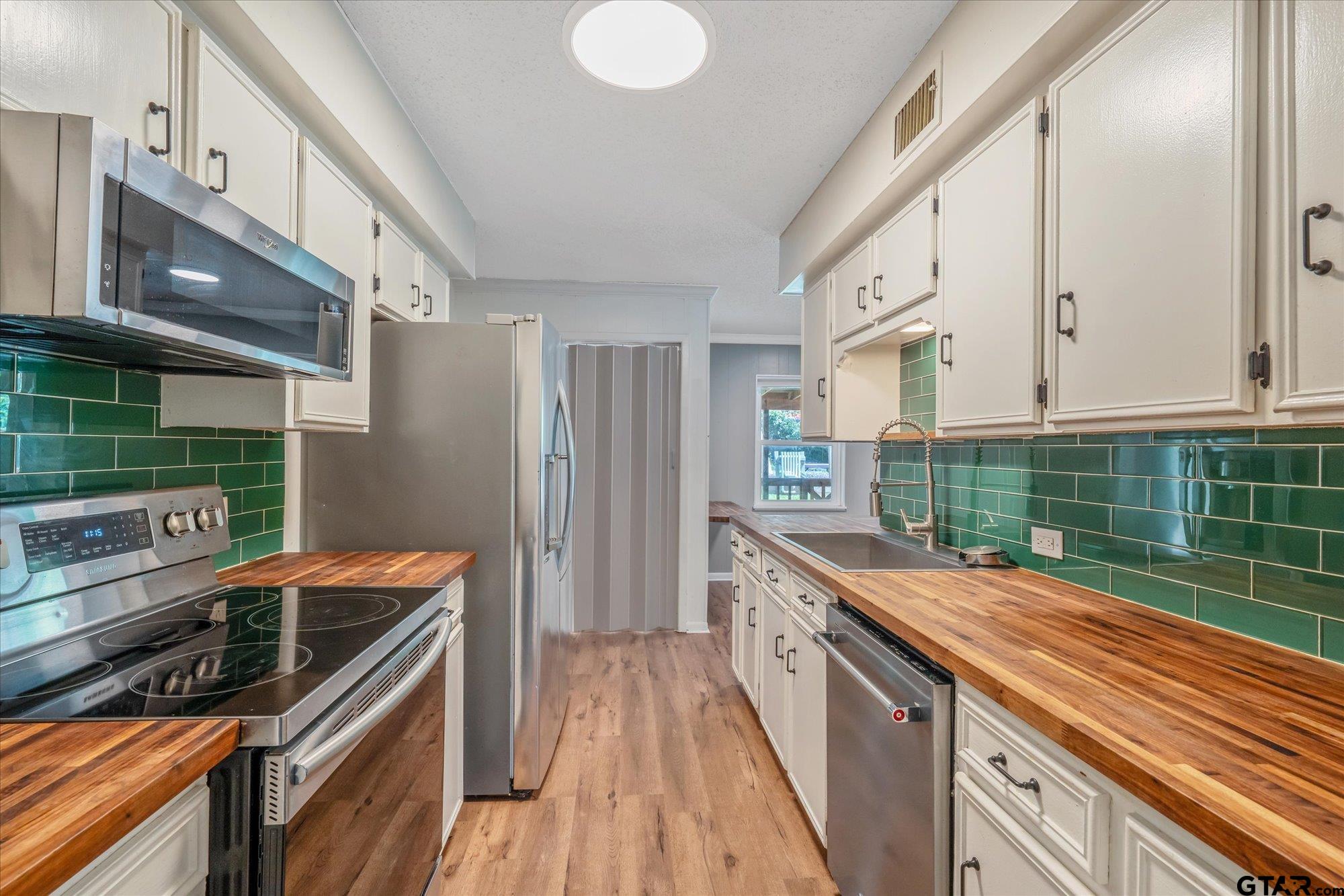 2820 Navaho Trl