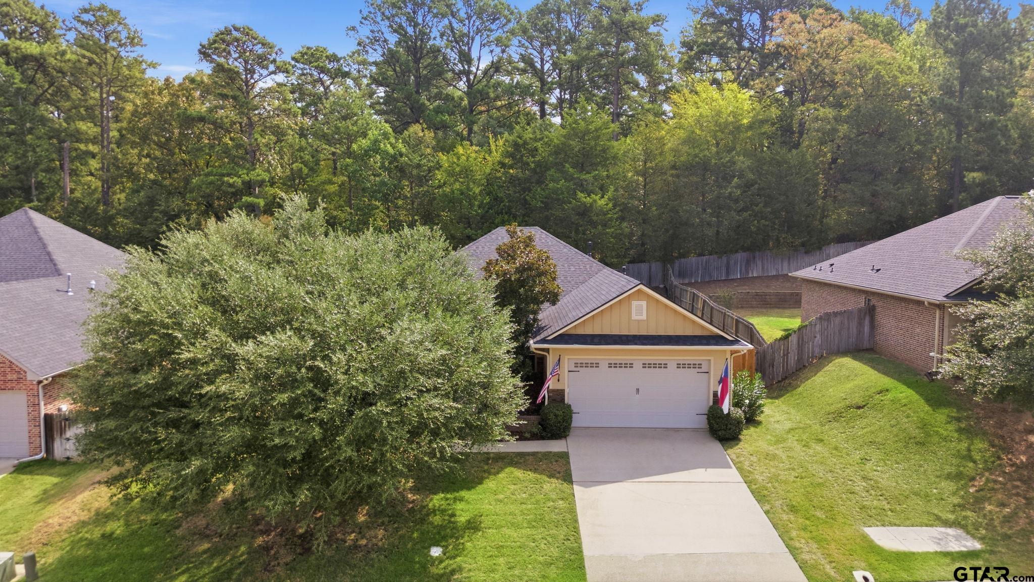 8418 Lakeway Dr