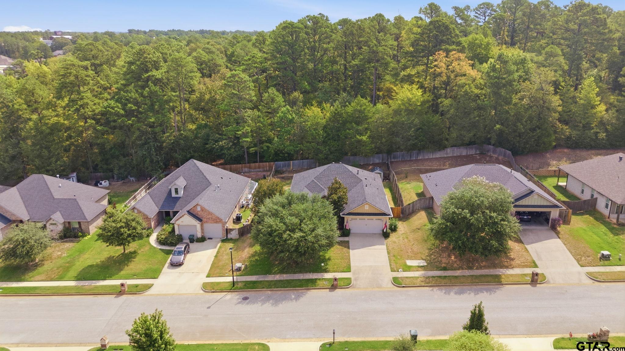 8418 Lakeway Dr