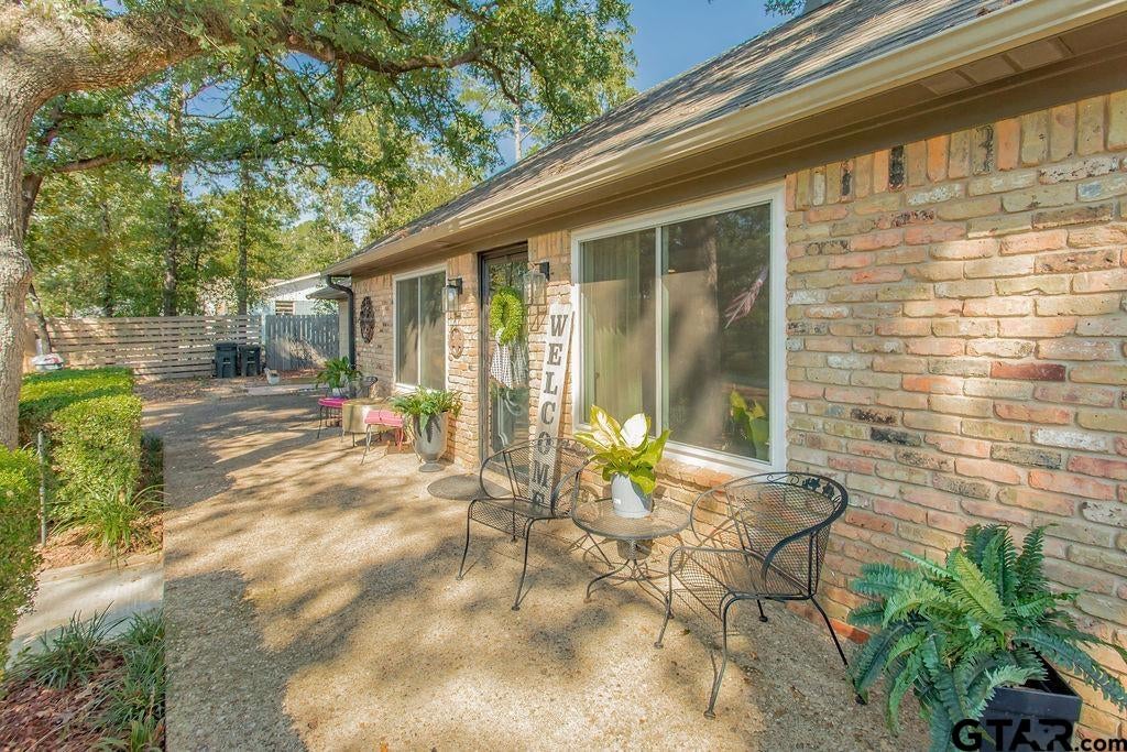 409 Lakeview