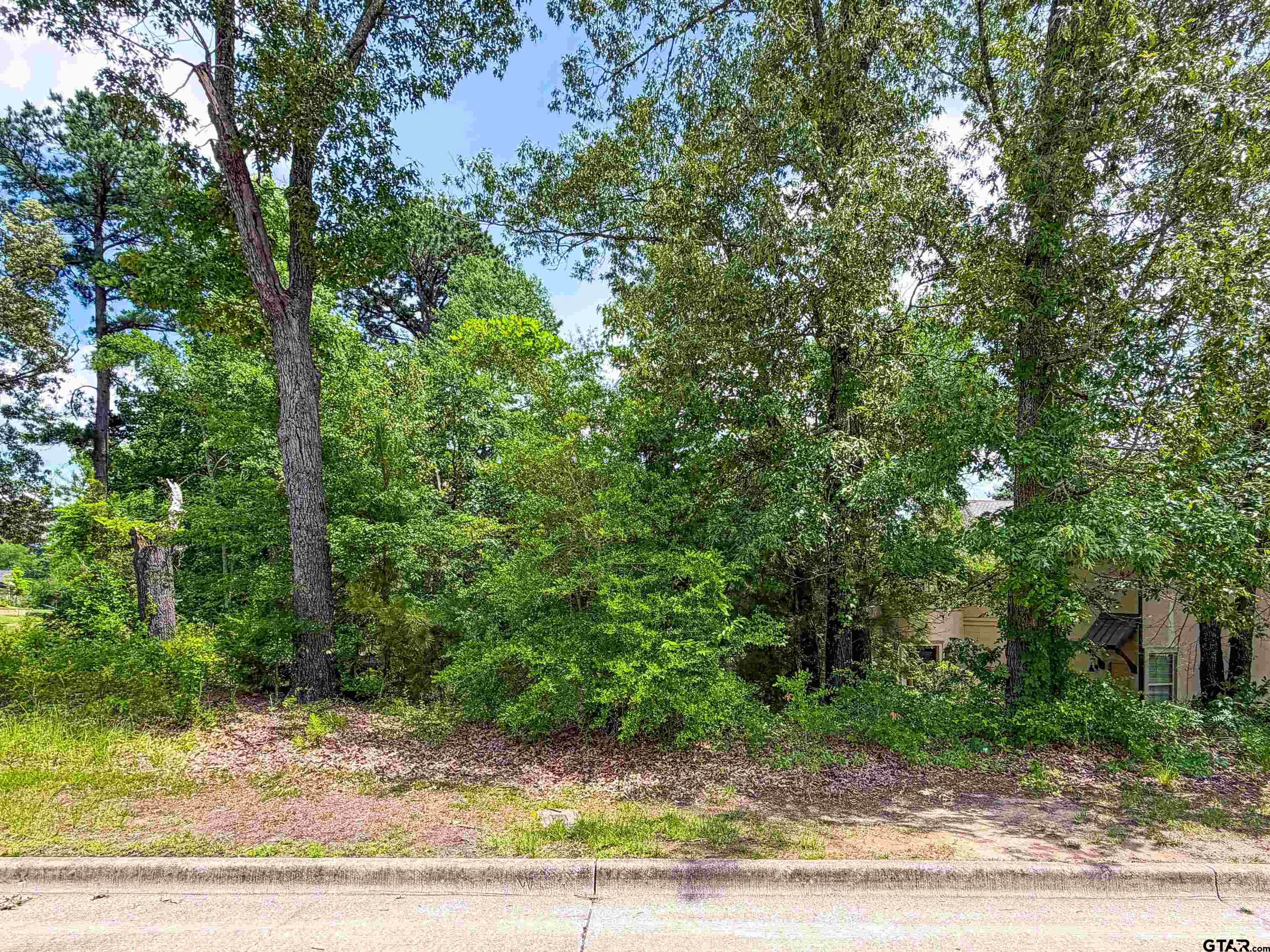 2807 J Cupit Ct