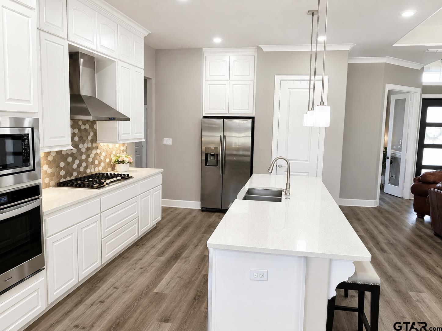 2213 Rana Park