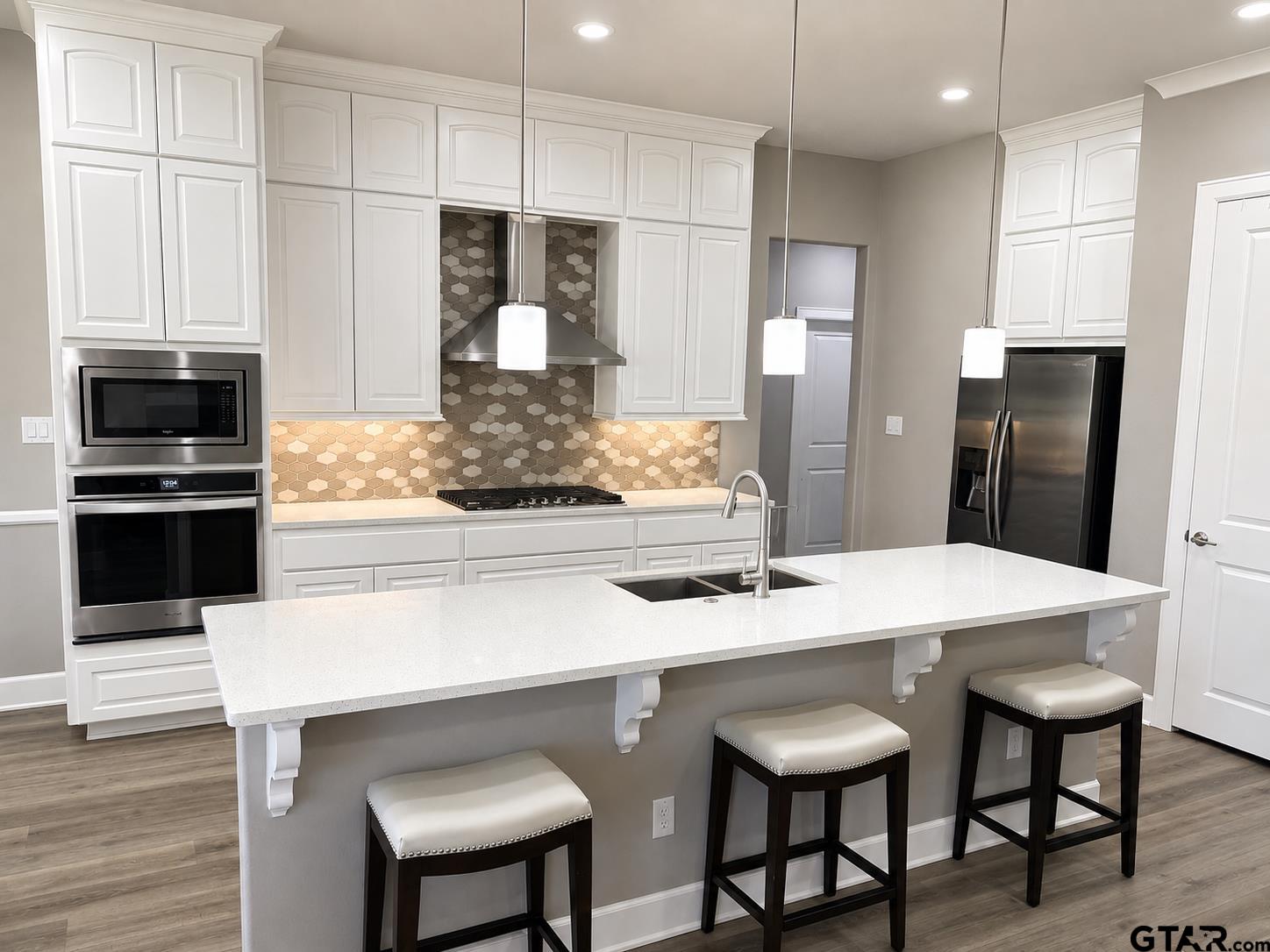 2213 Rana Park